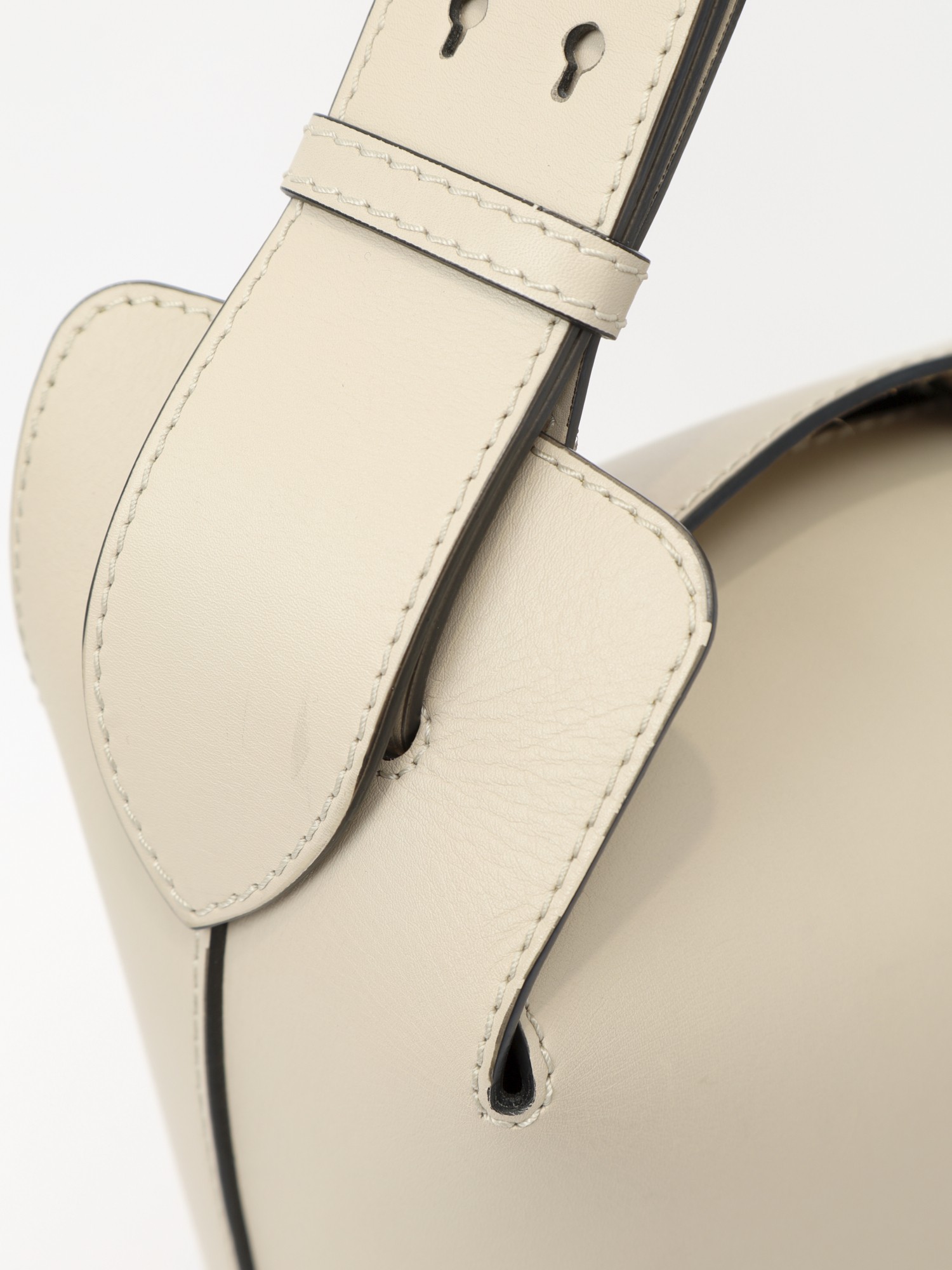 Burberry Supple 5