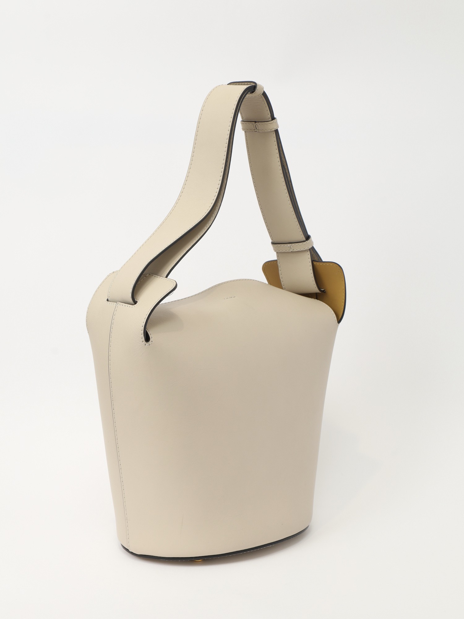 Burberry Supple 3
