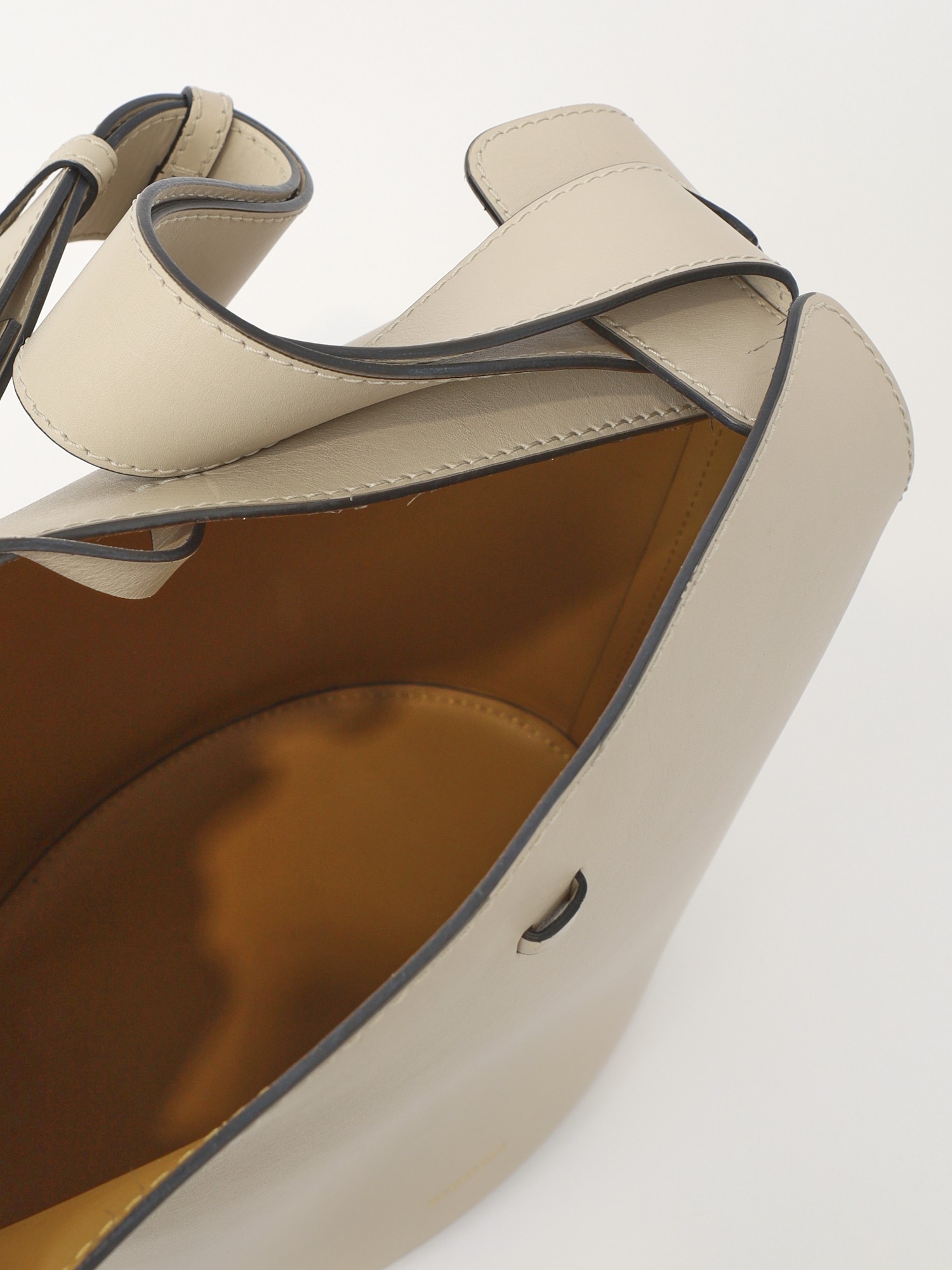 Burberry Supple 10