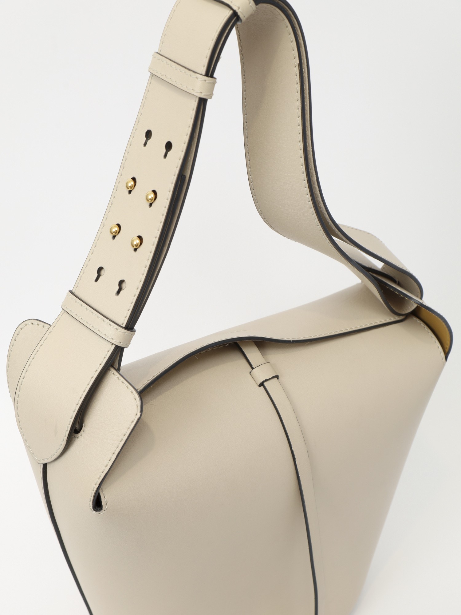 Burberry Supple 4