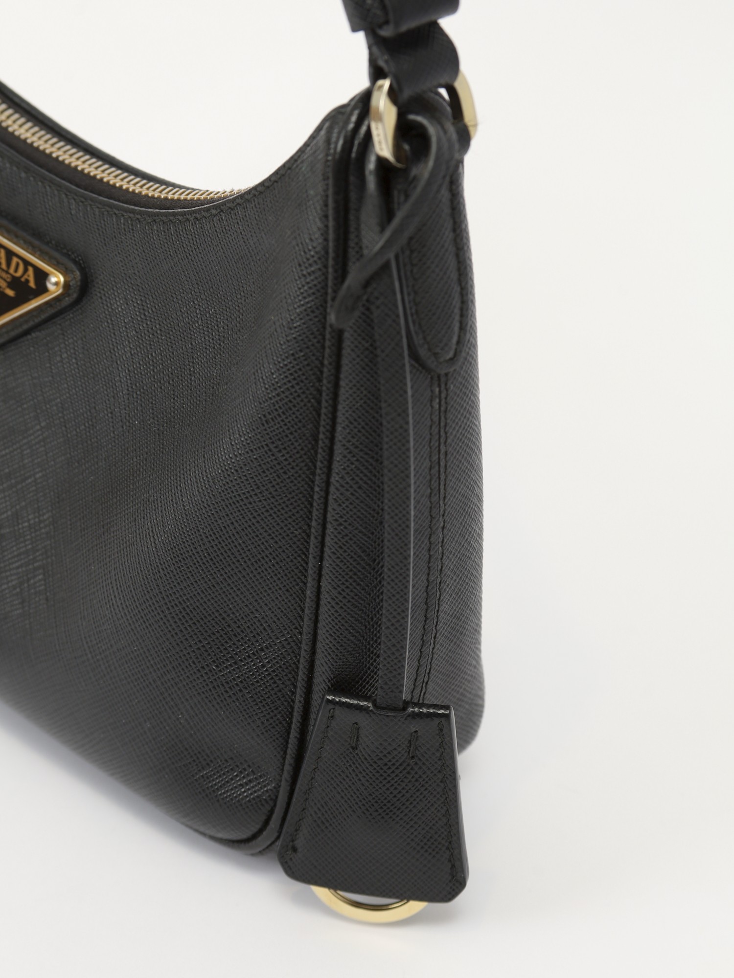 Prada Re-Edition 2005 7