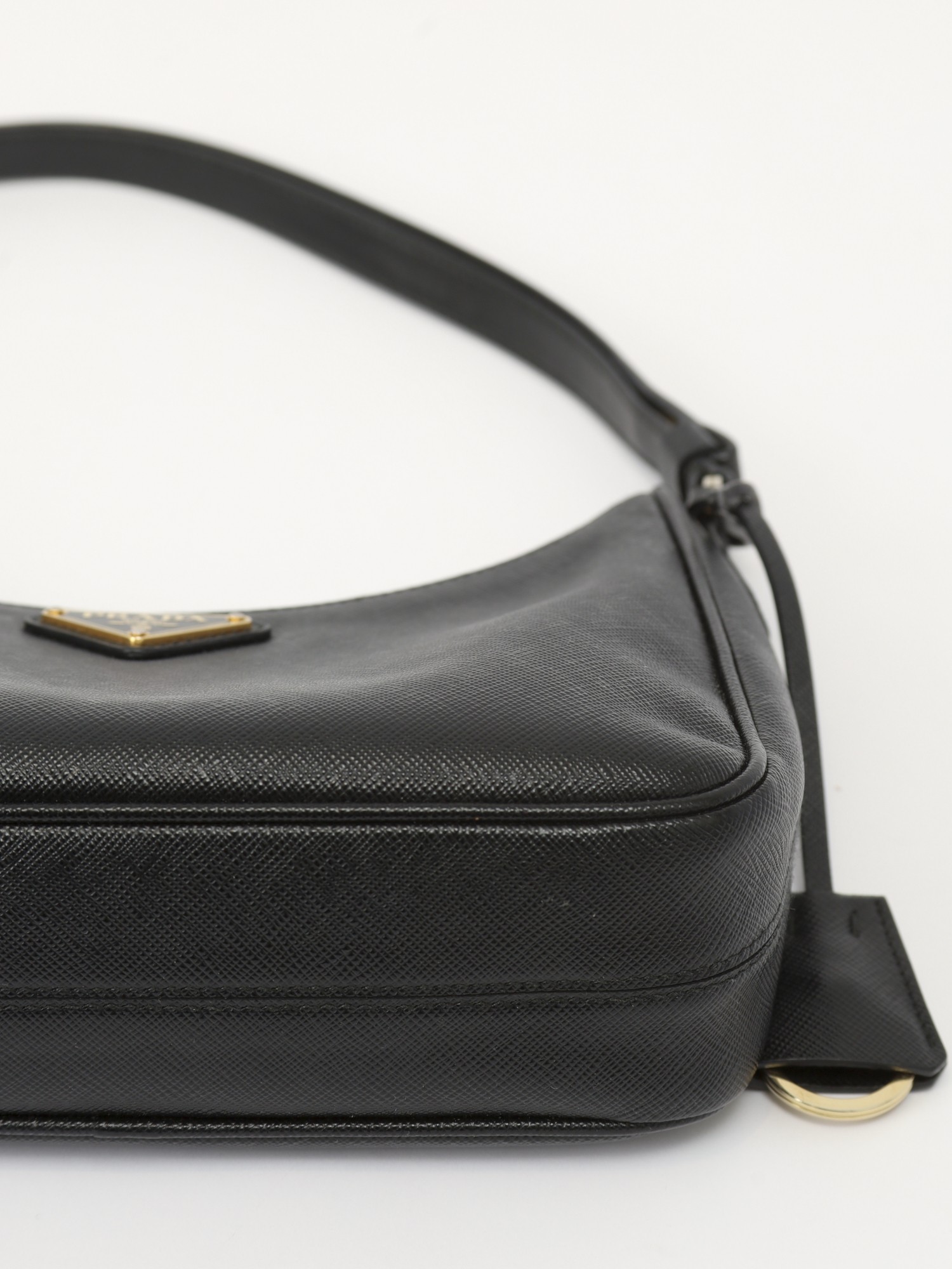 Prada Re-Edition 2005 9