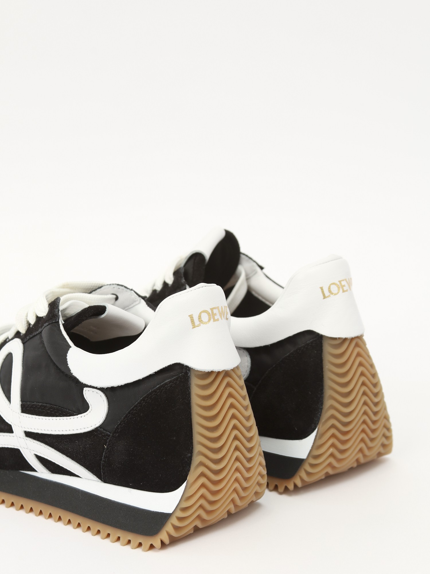 Loewe Flow Runner 38 11