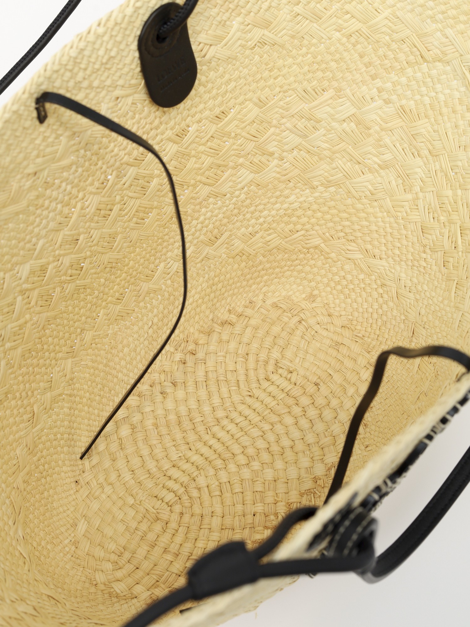 Loewe Basket 8