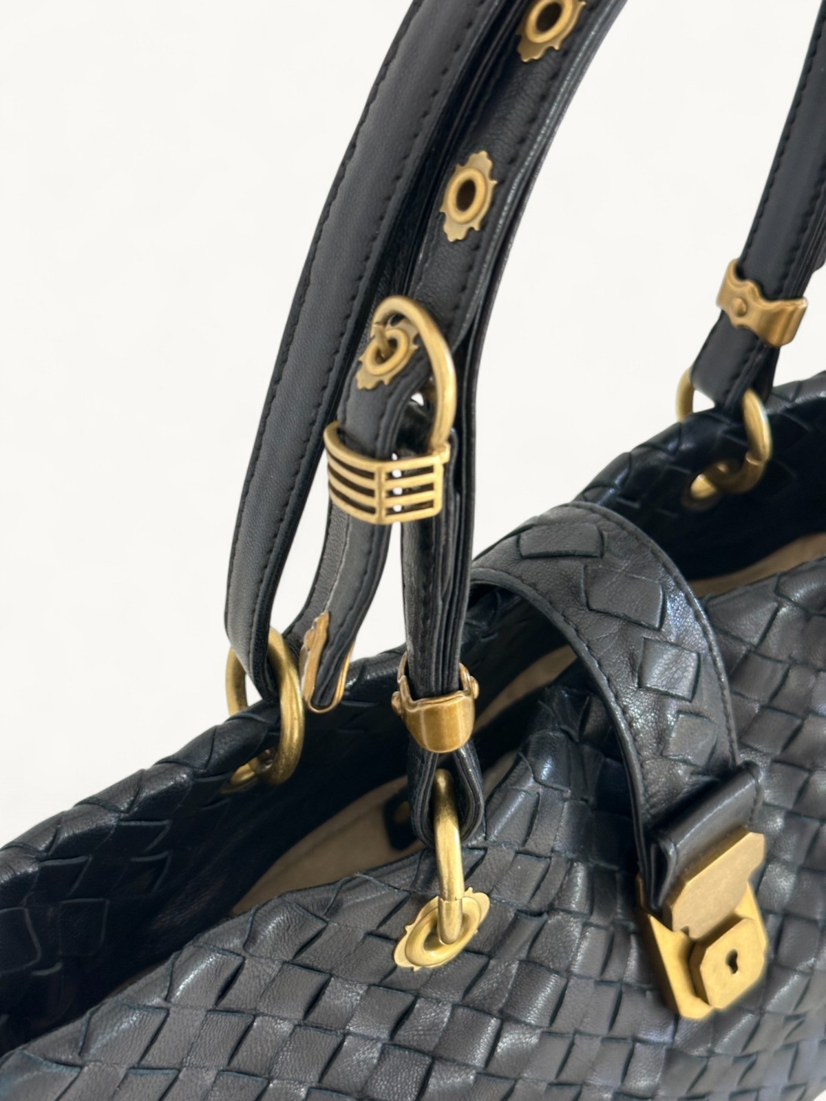 Bottega Veneta Capri 3