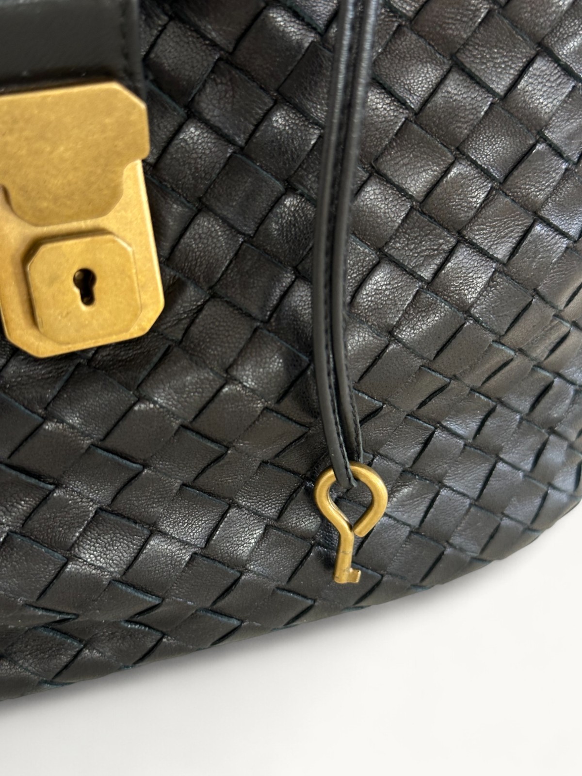 Bottega Veneta Capri 2