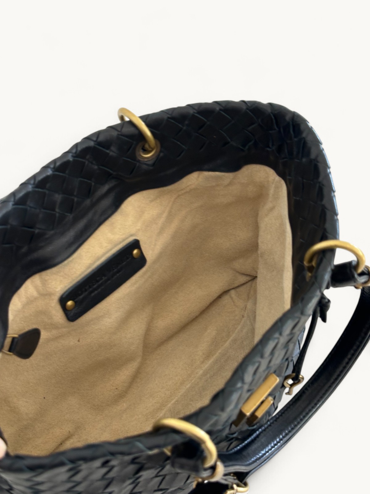 Bottega Veneta Capri 8