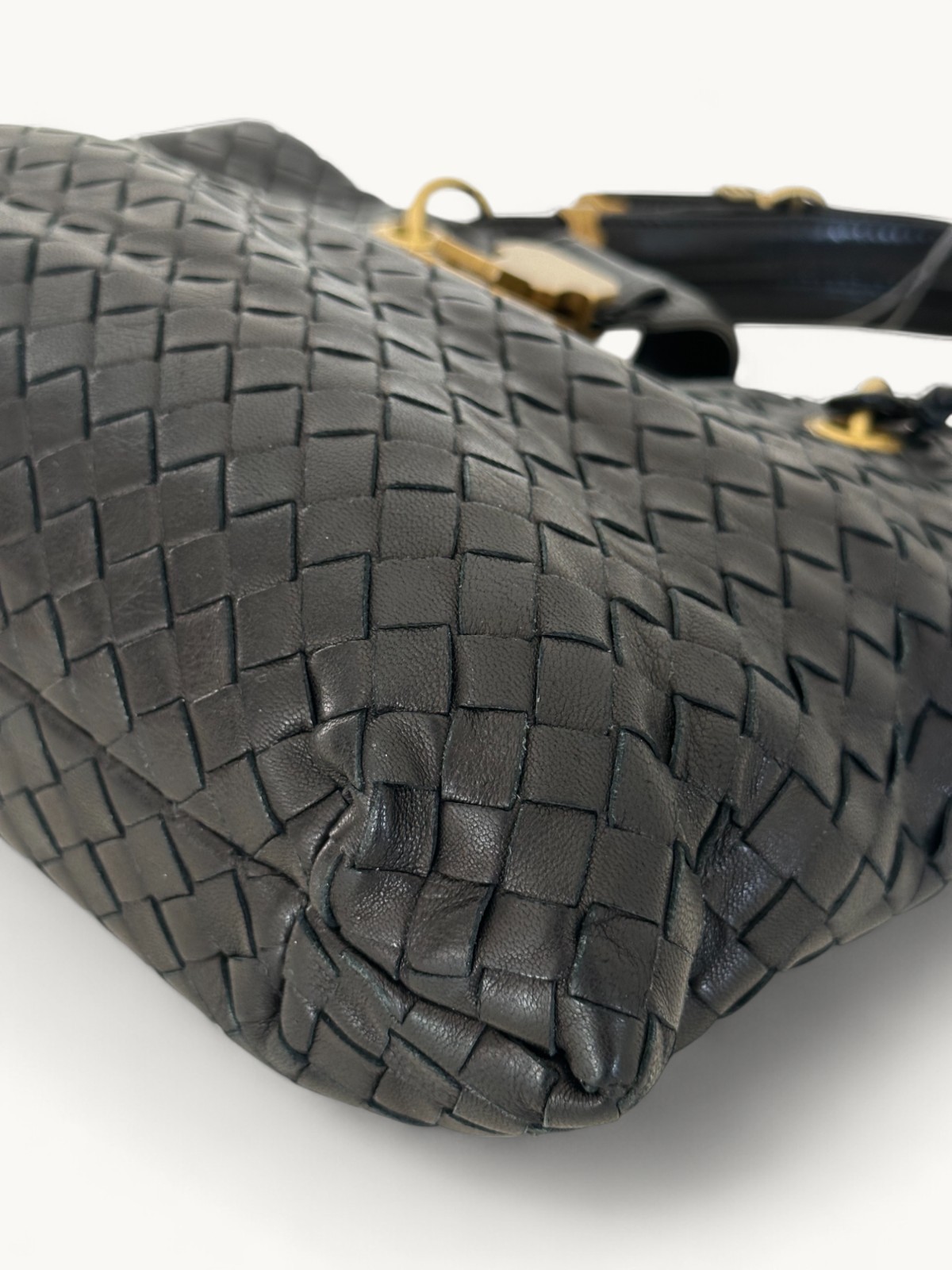 Bottega Veneta Capri 7