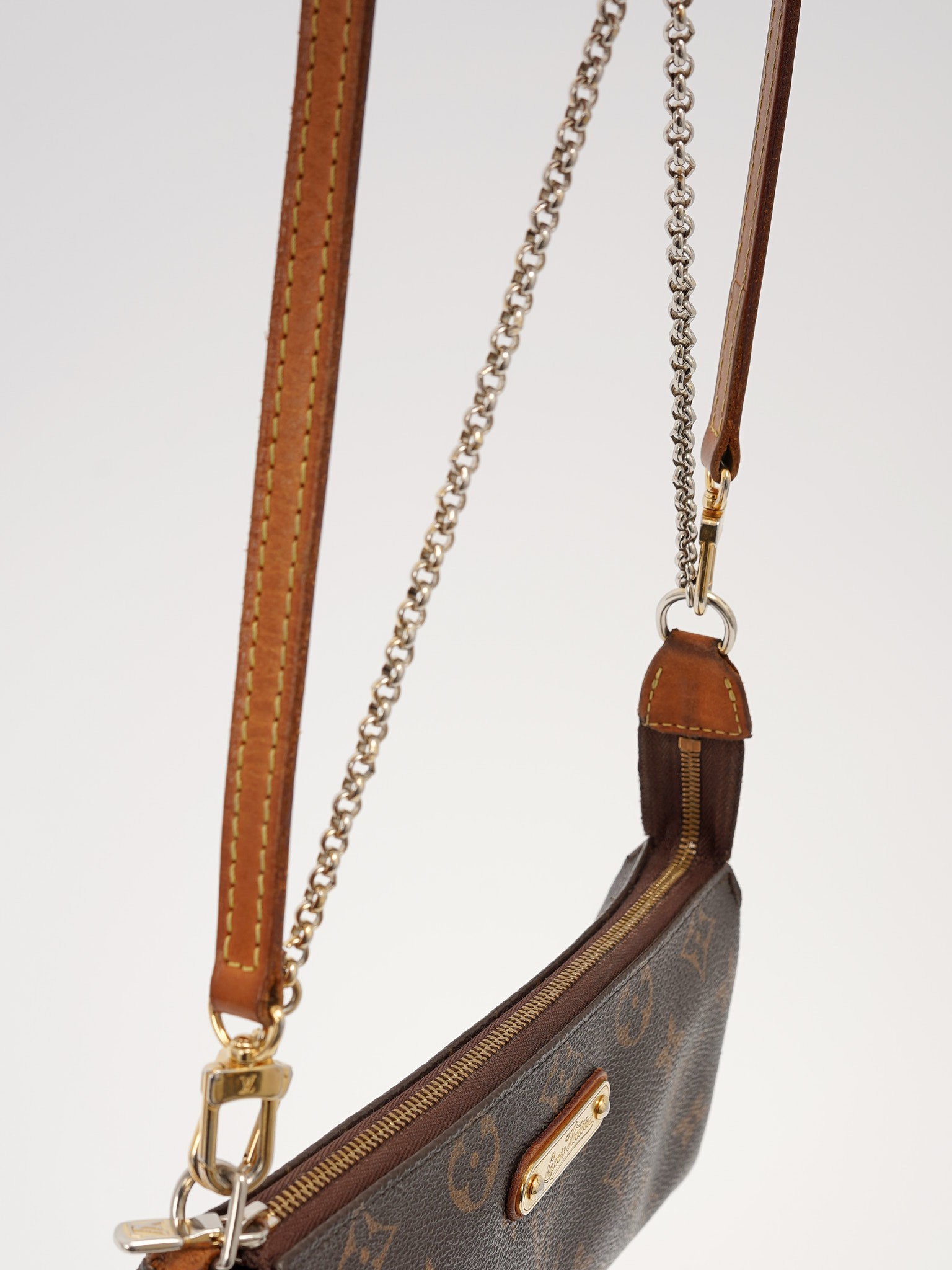 Louis Vuitton Eva 4