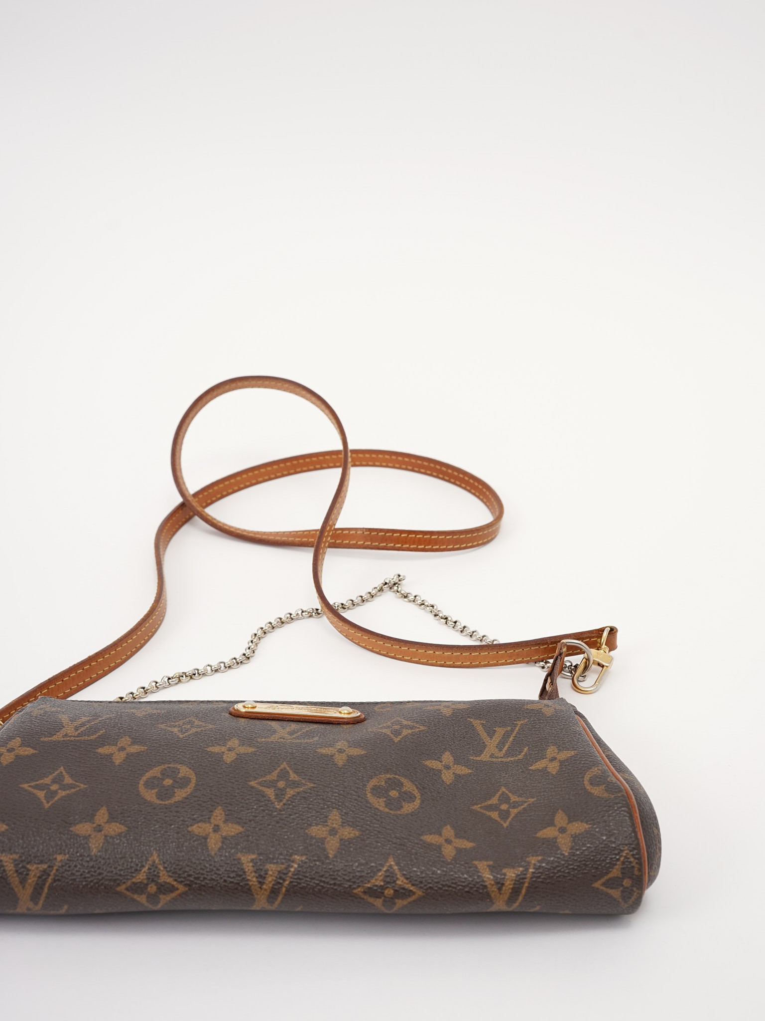 Louis Vuitton Eva 8
