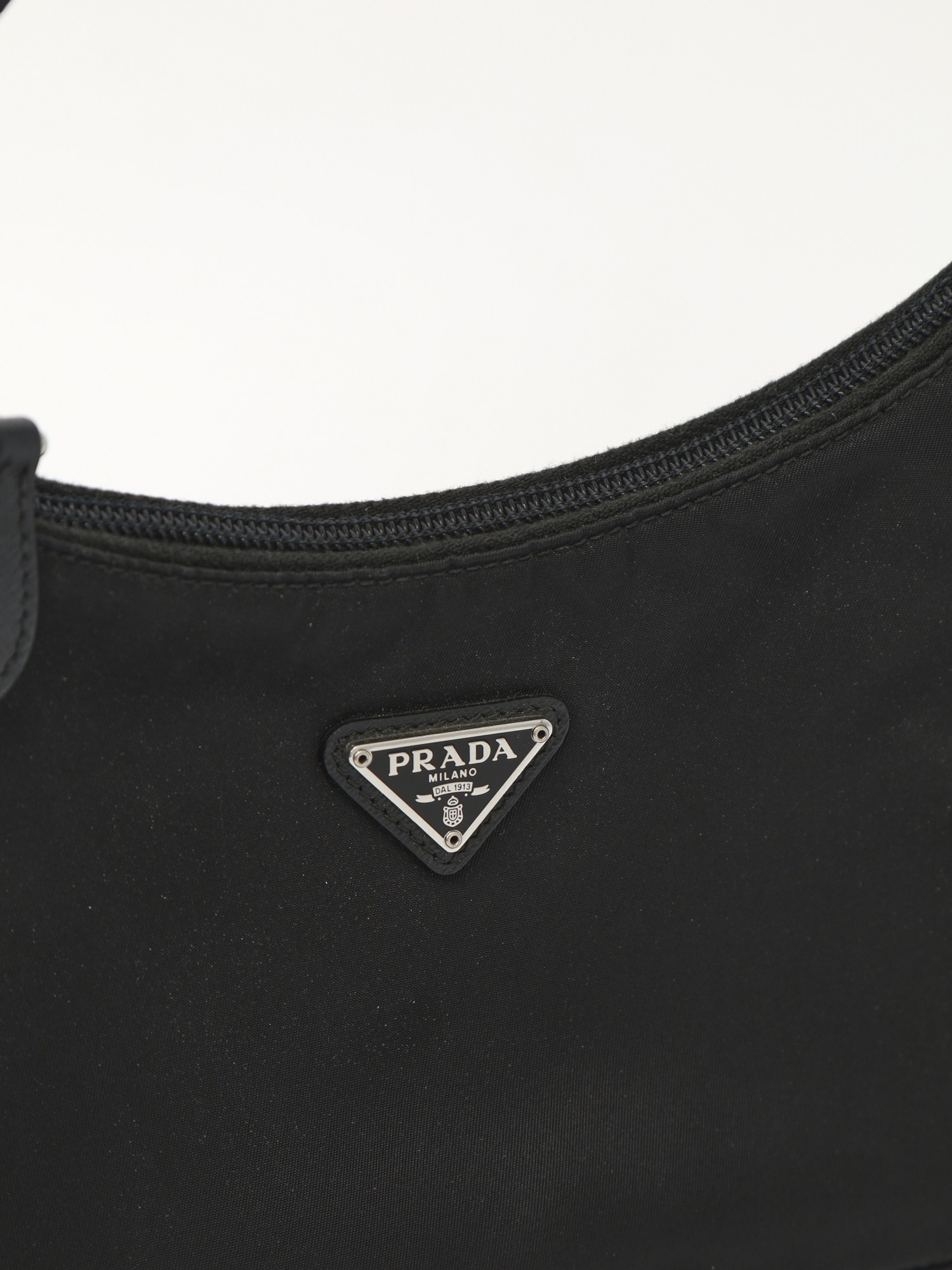 Prada Re-Edition 2000 5