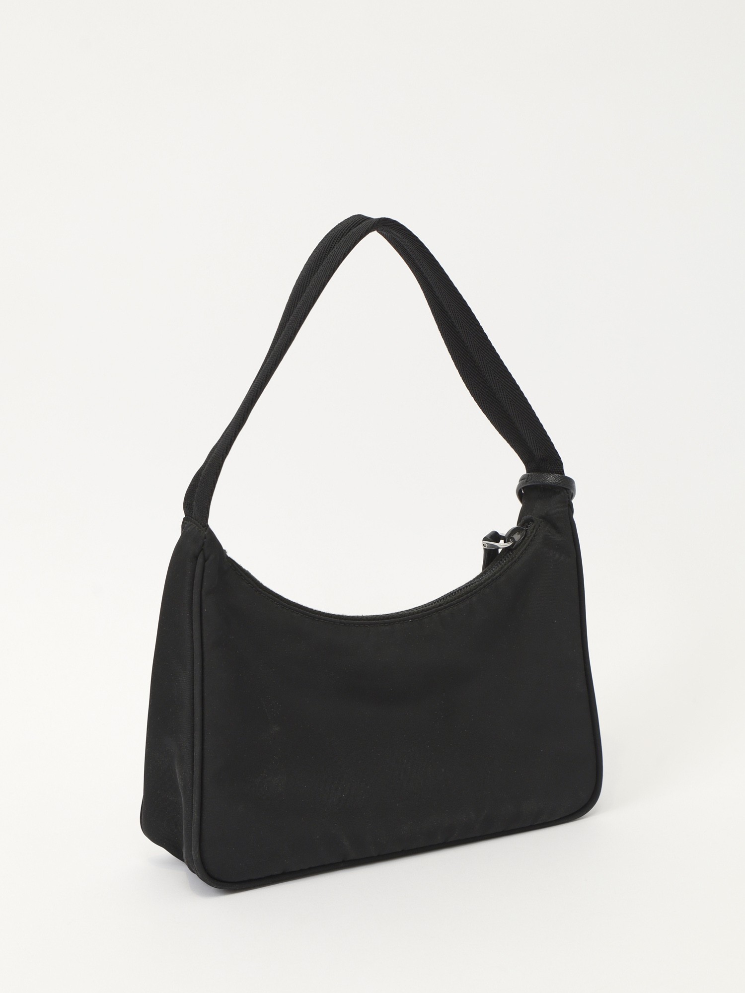 Prada Re-Edition 2000 3