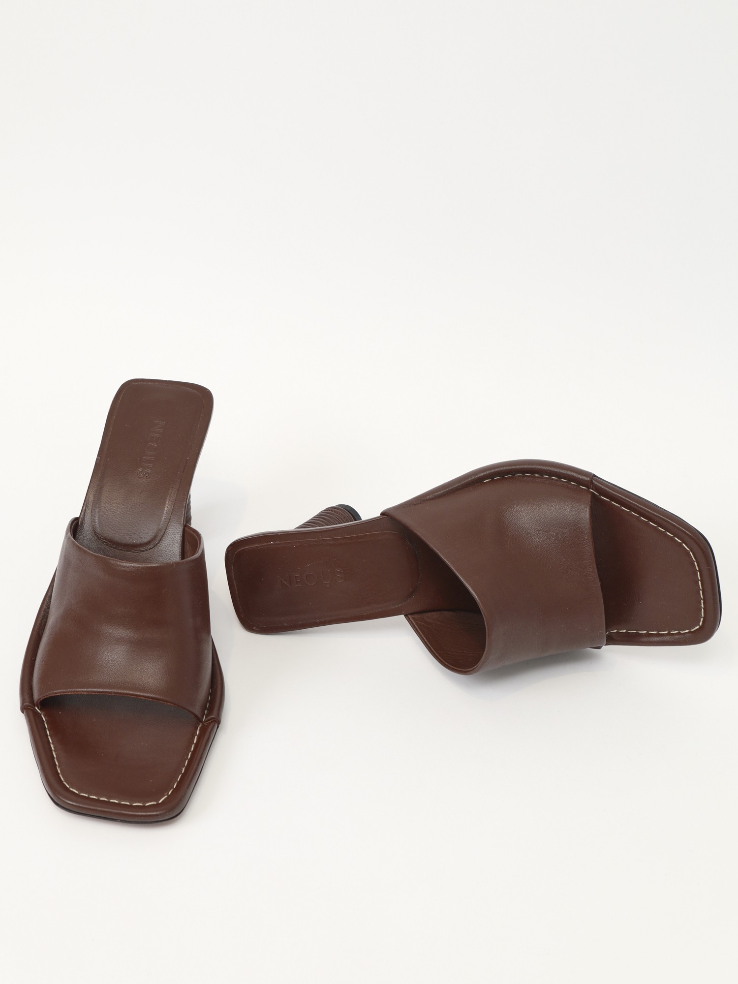Neous Shoes 40.5 5