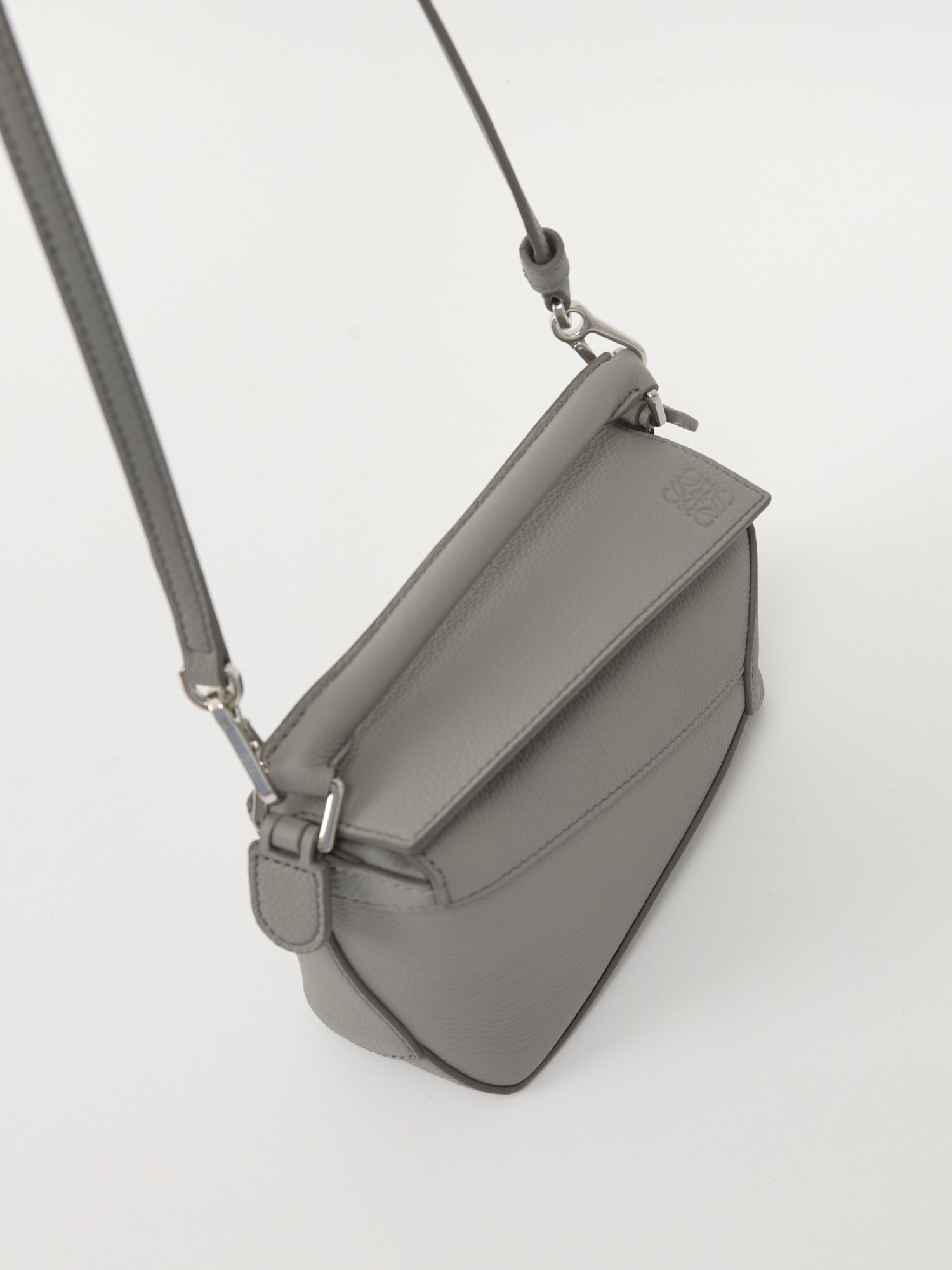 Loewe Puzzle 4