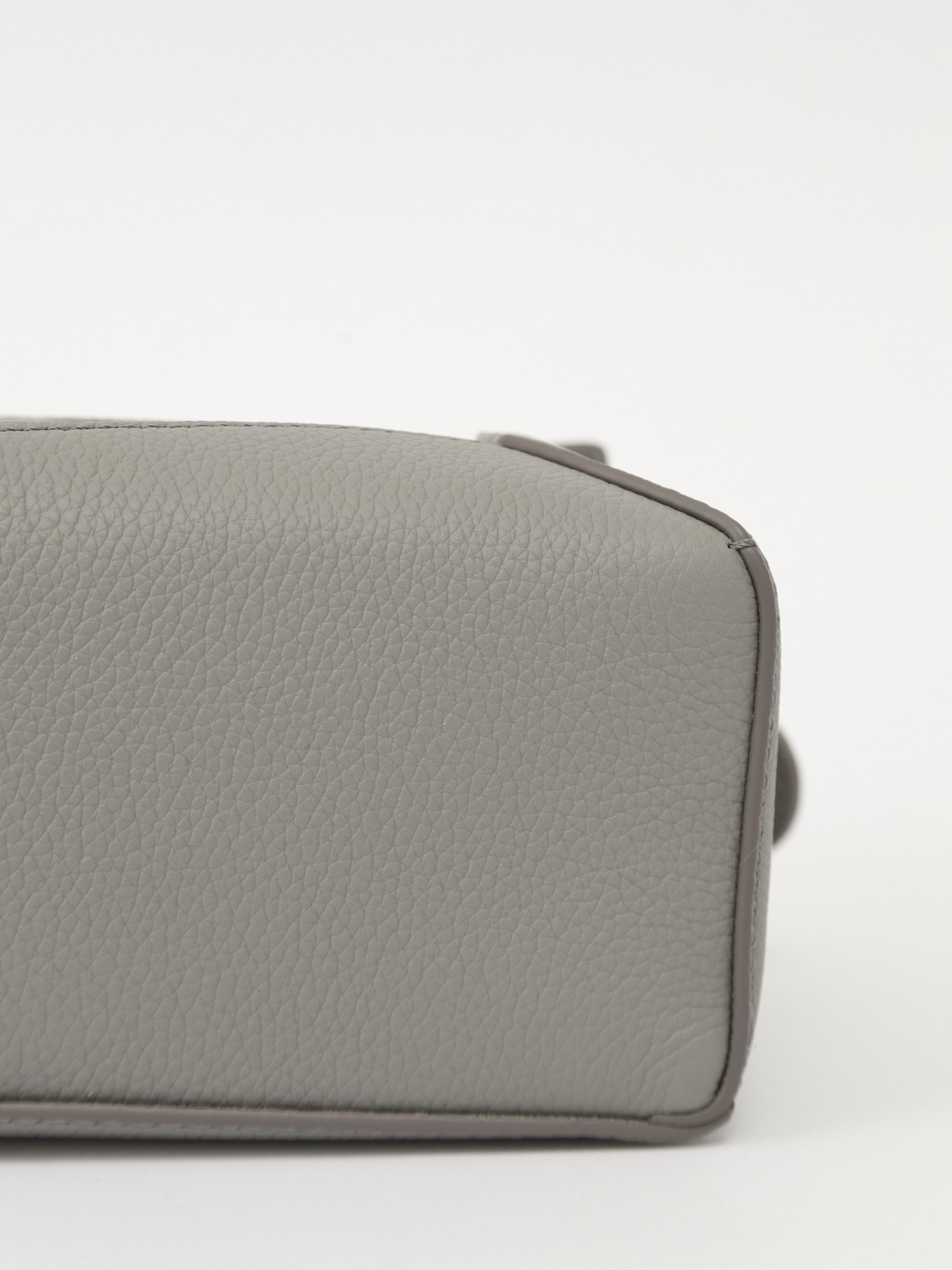 Loewe Puzzle 8