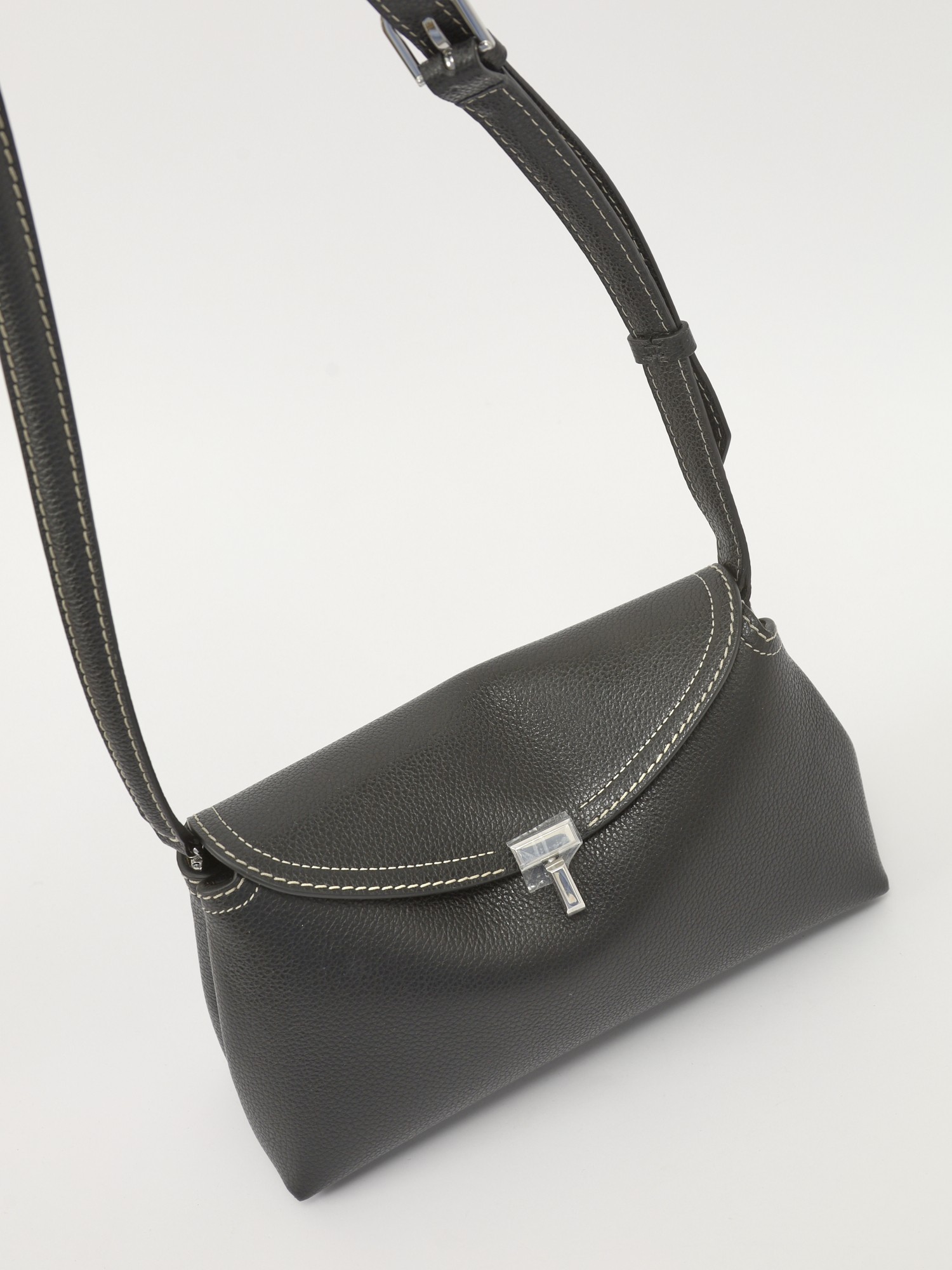 Toteme T-Lock 4