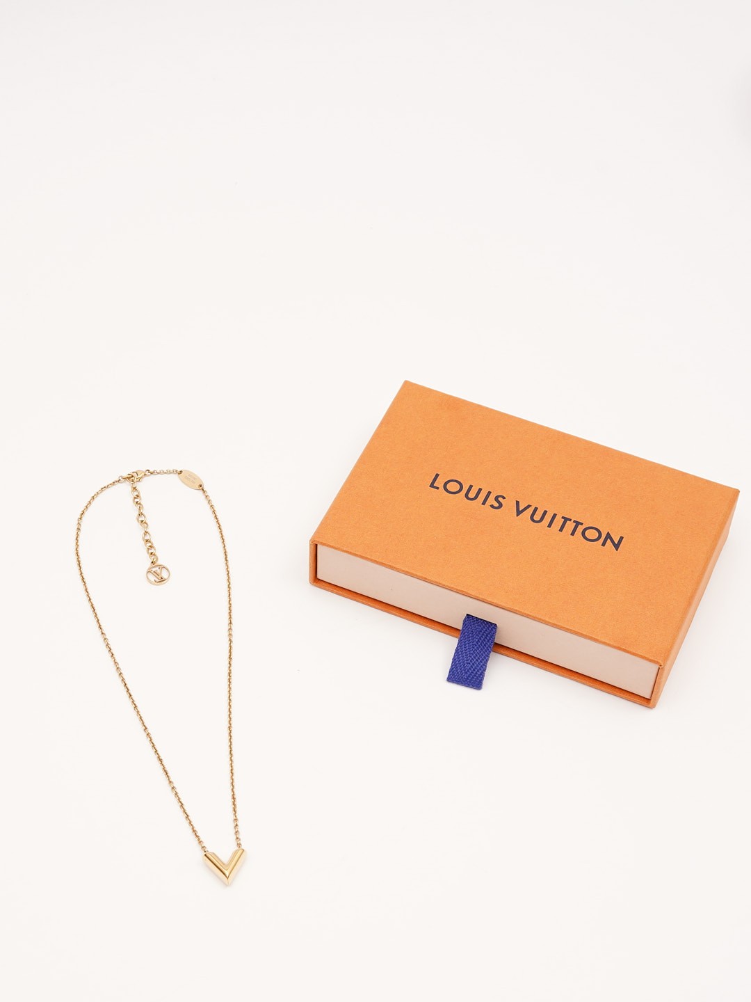 Louis Vuitton Necklace 5