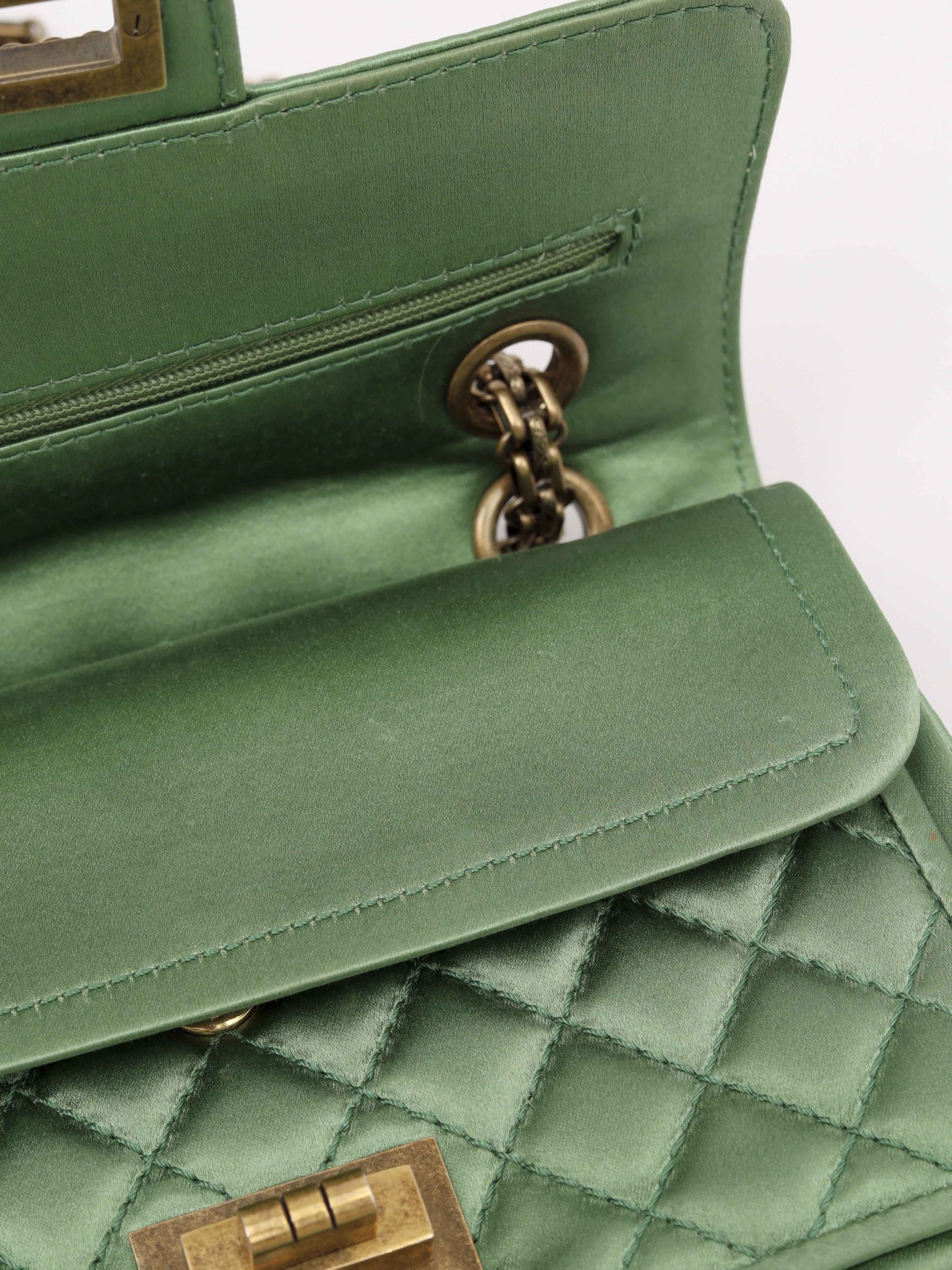 Chanel 2.55 8