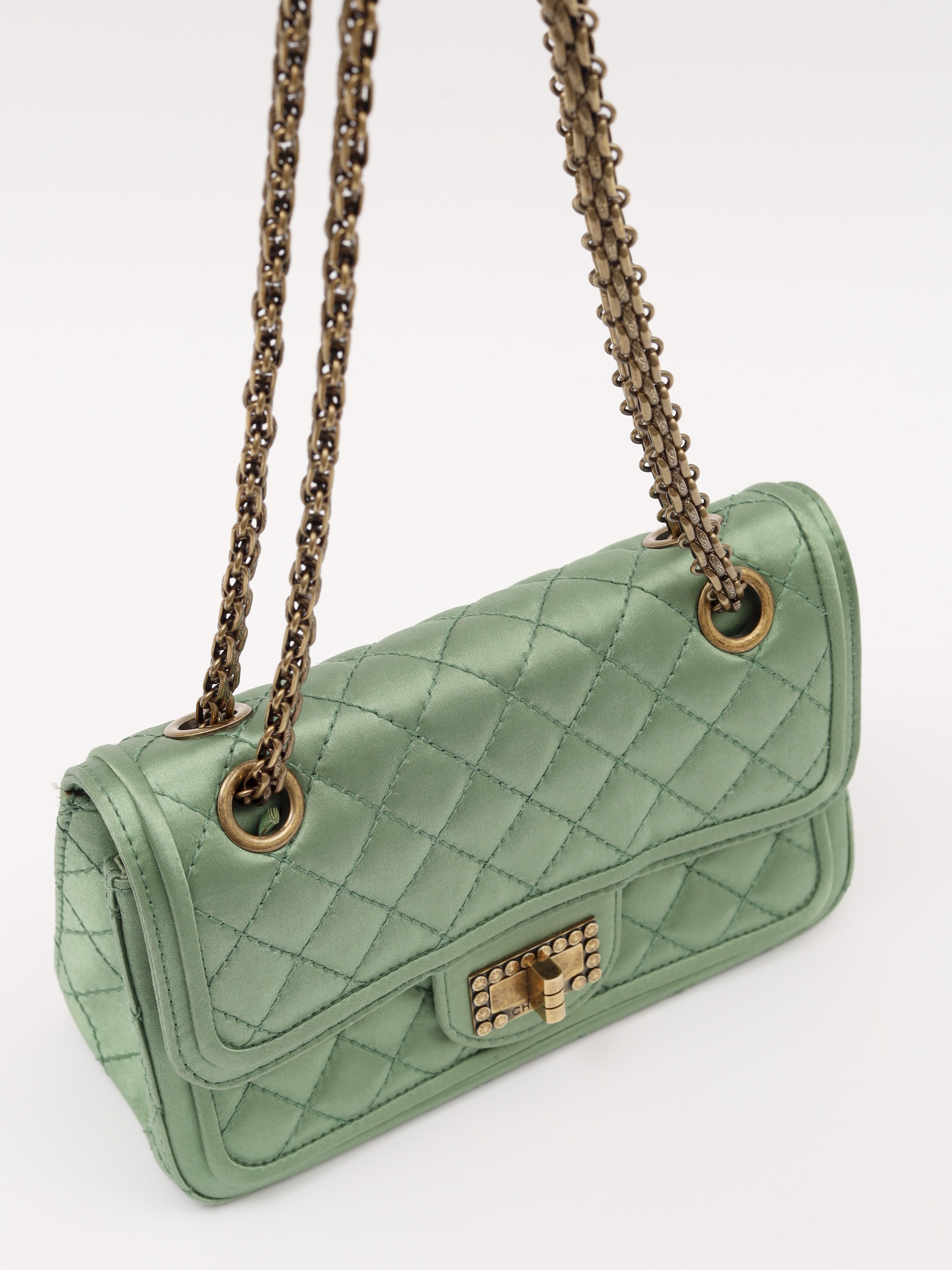 Chanel 2.55 4
