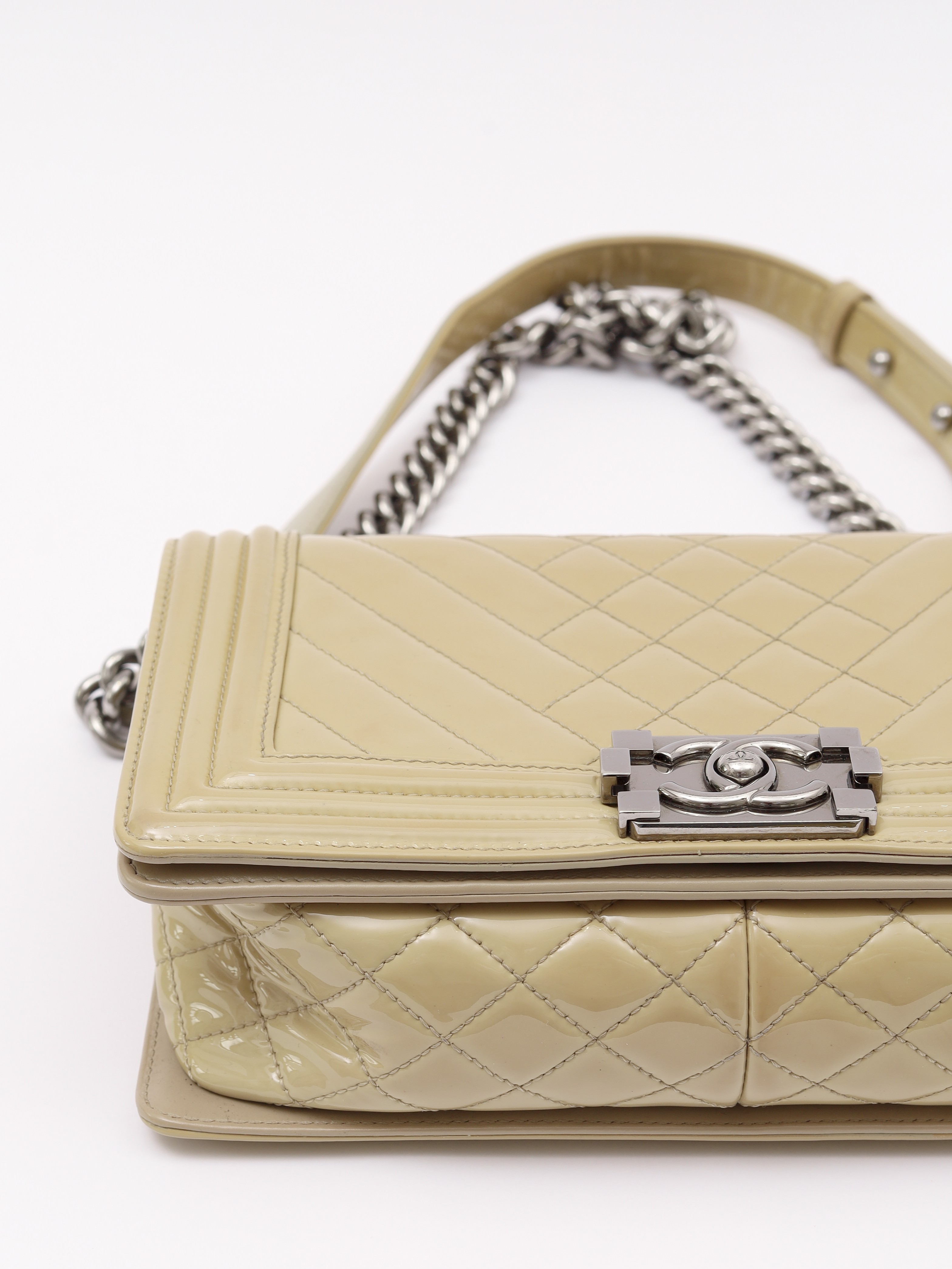 Chanel Boy 7
