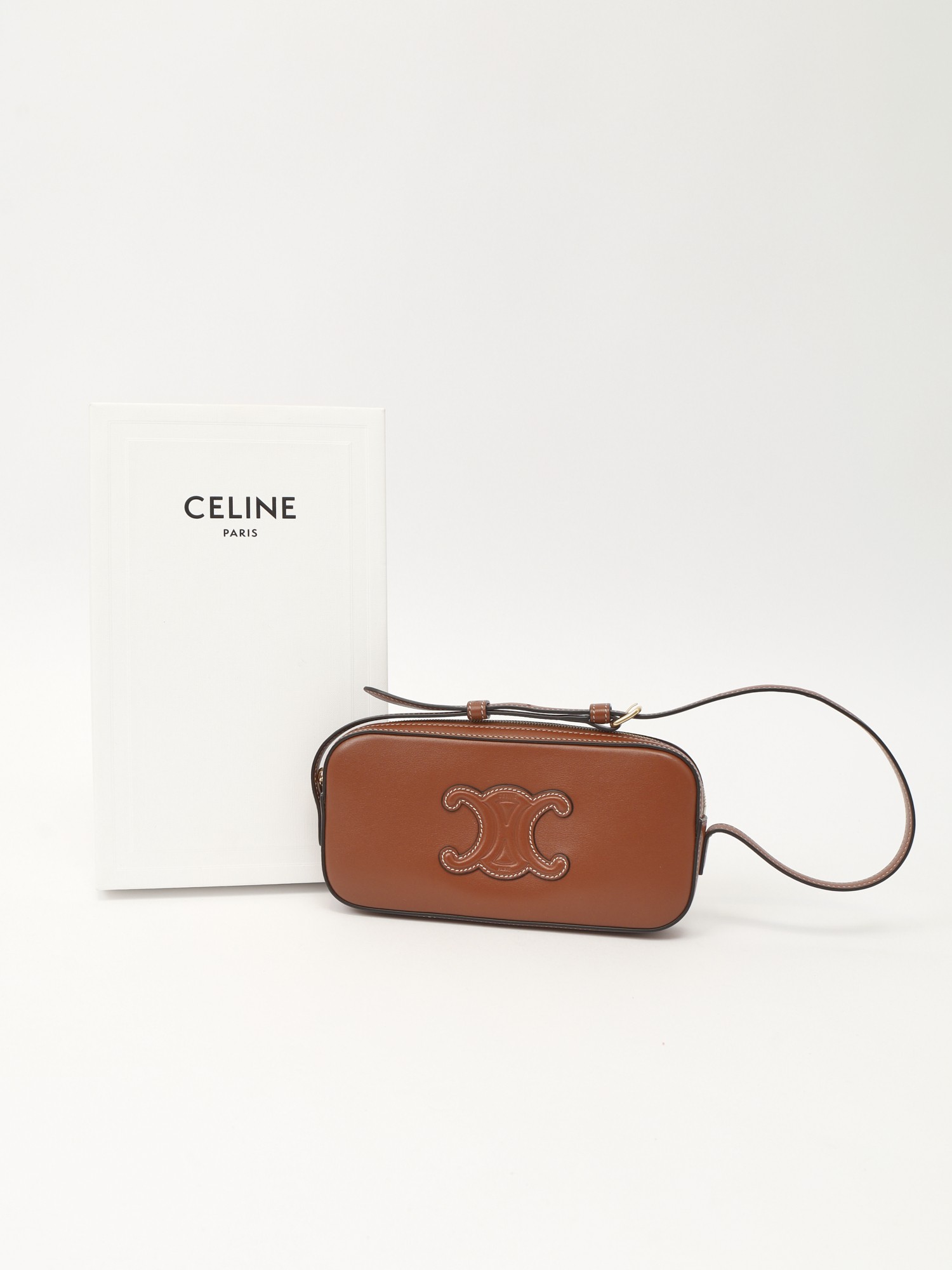 Celine Triomphe 4