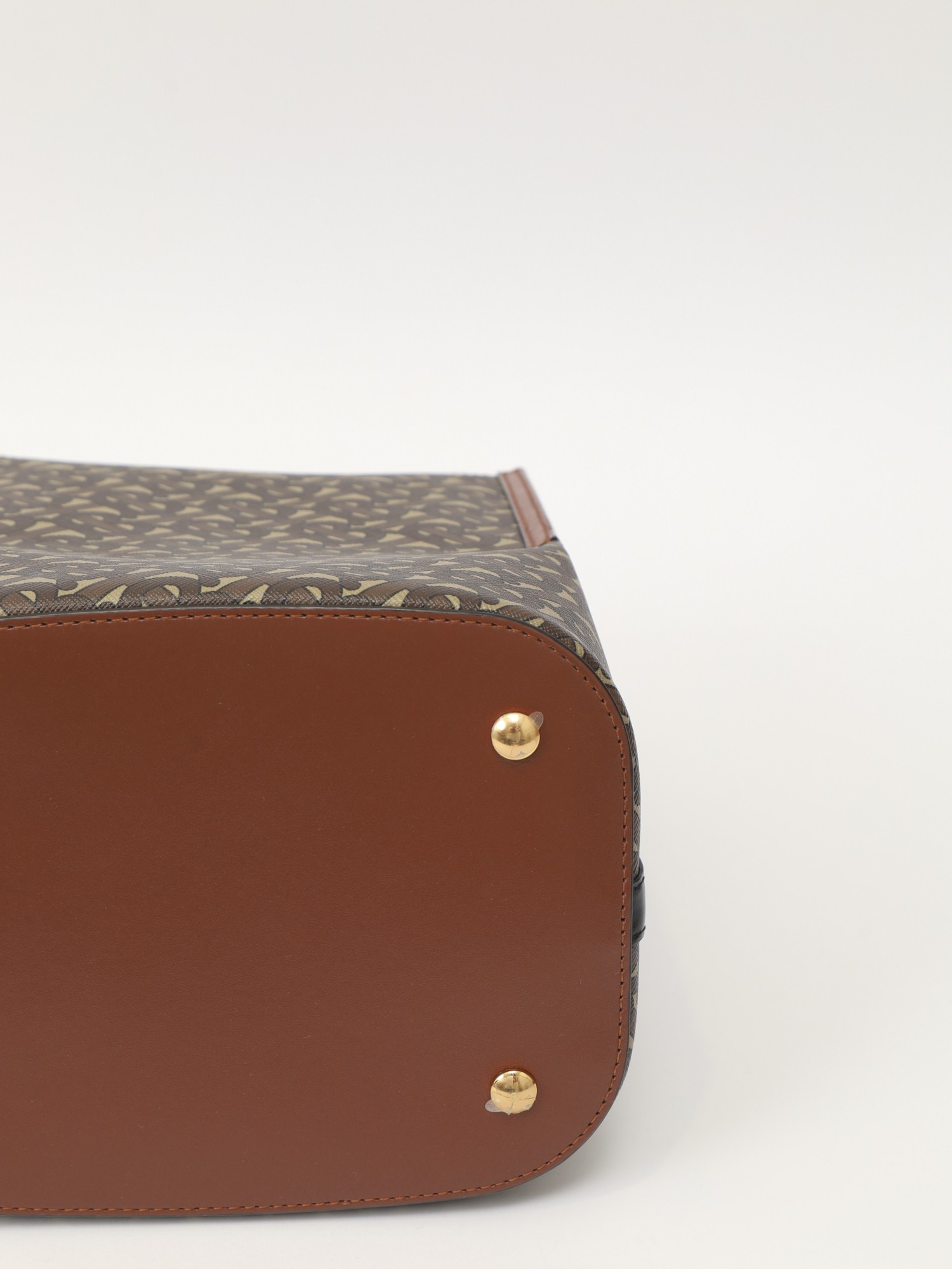Burberry Peggy 7