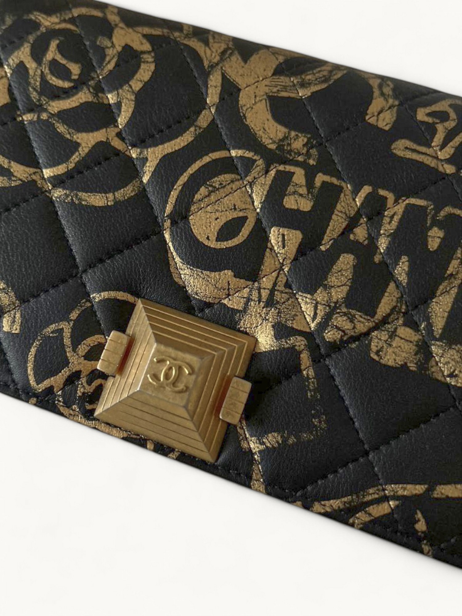 Chanel WOC 5