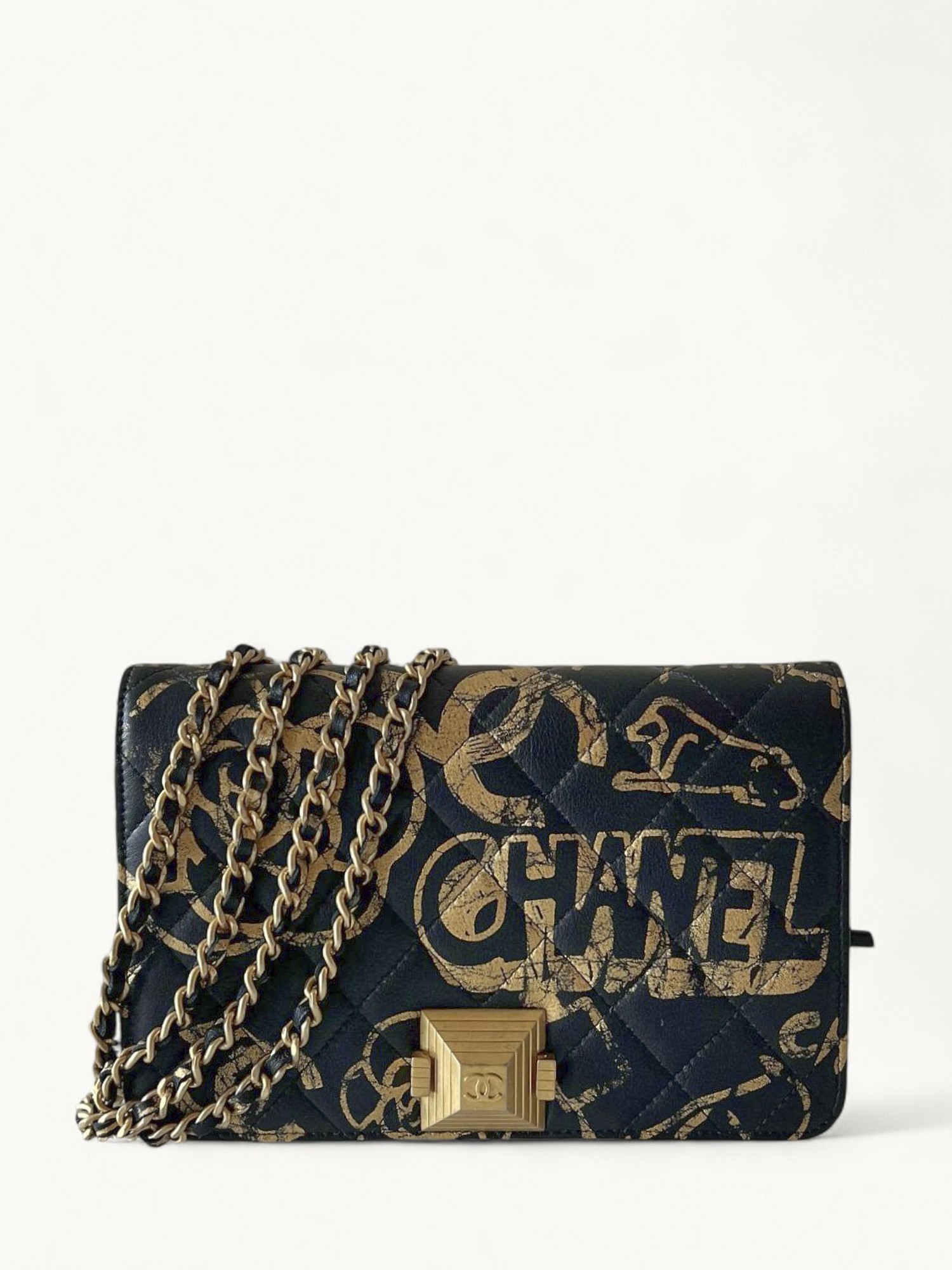 Chanel WOC 0