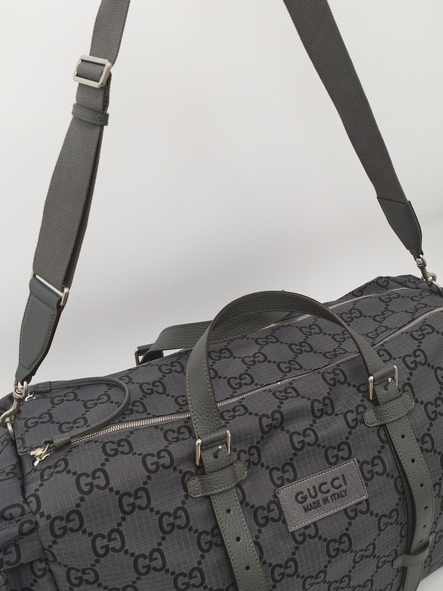 Gucci GG Supreme 4