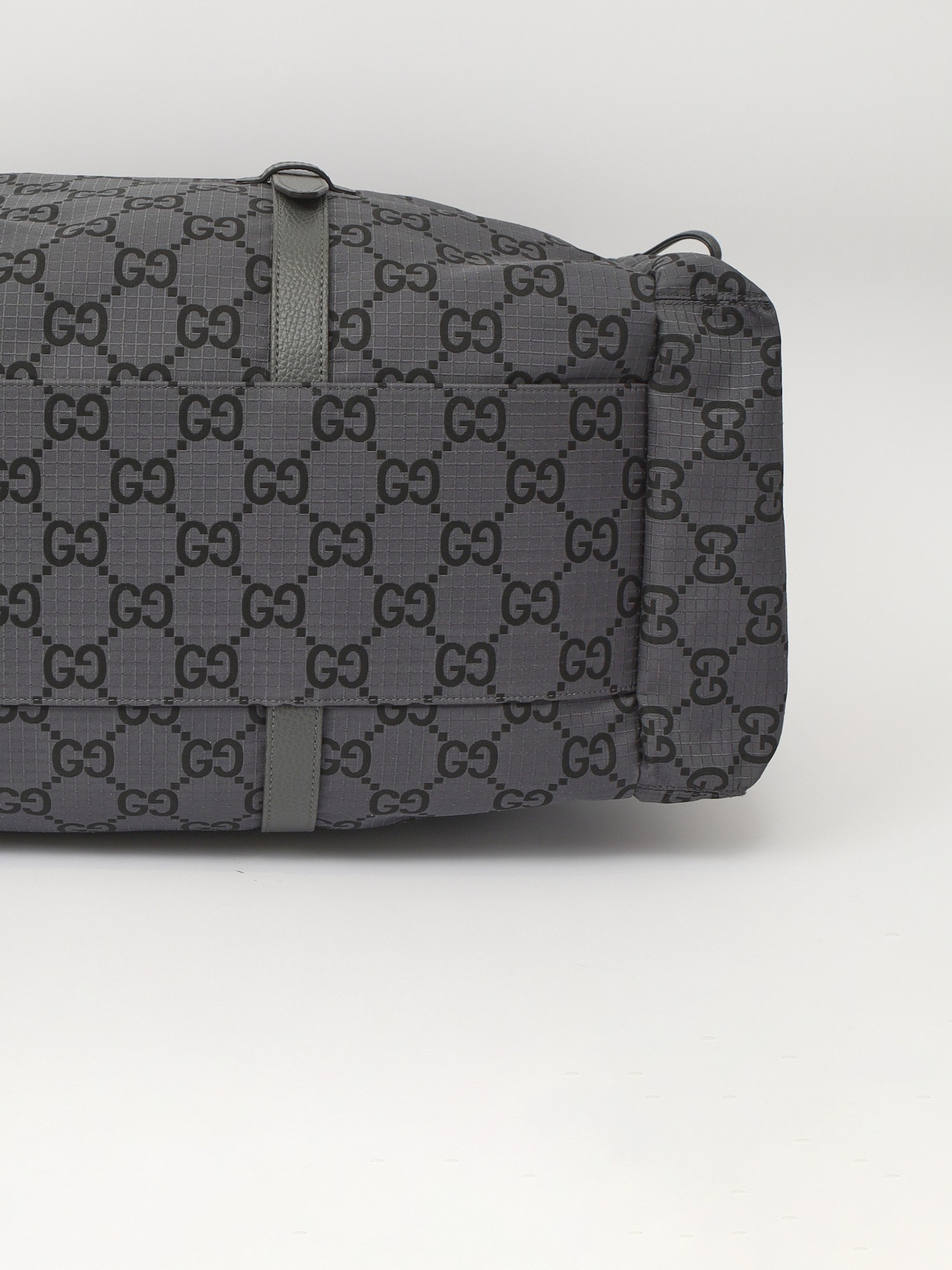 Gucci GG Supreme 9