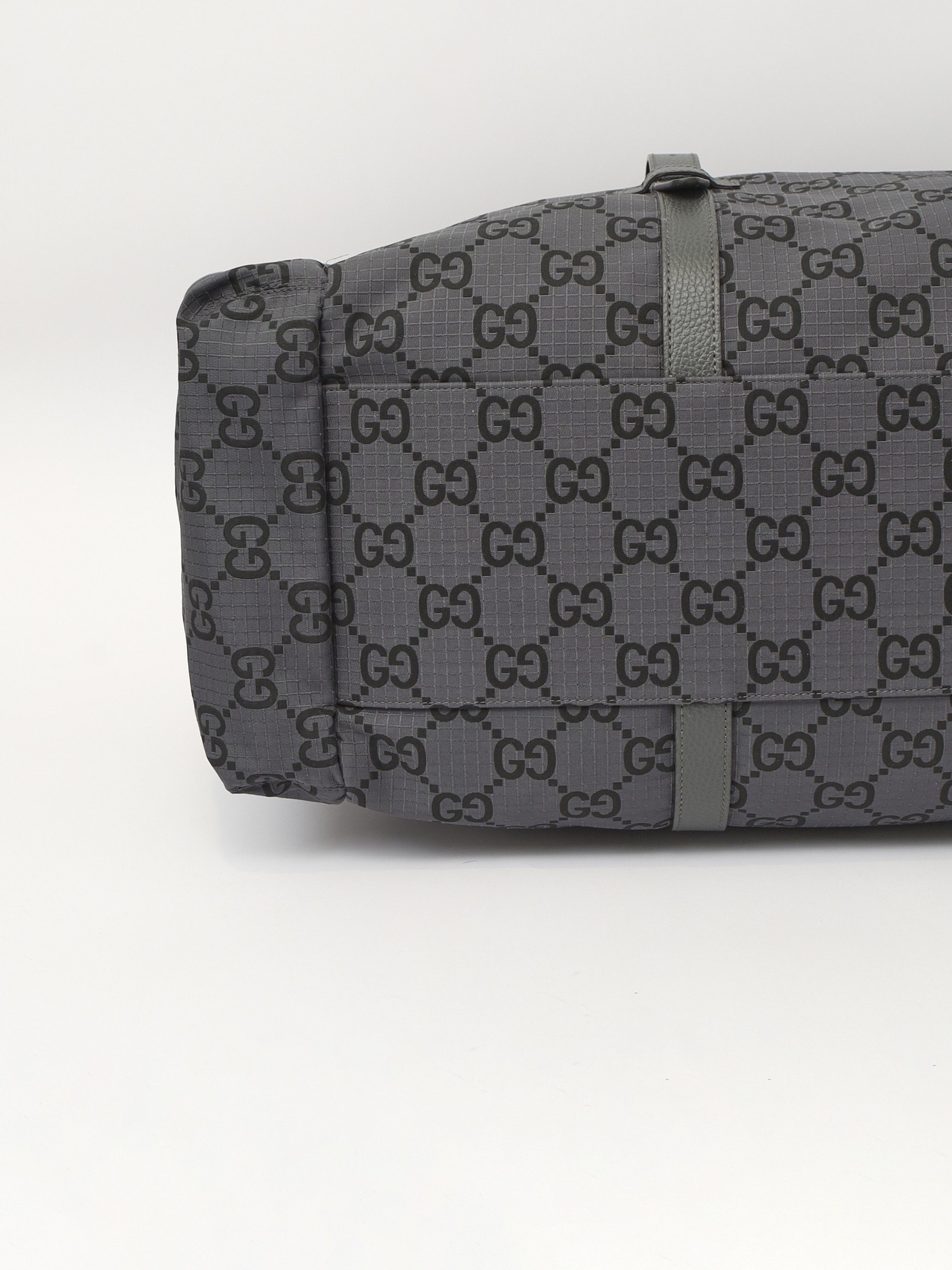 Gucci GG Supreme 8