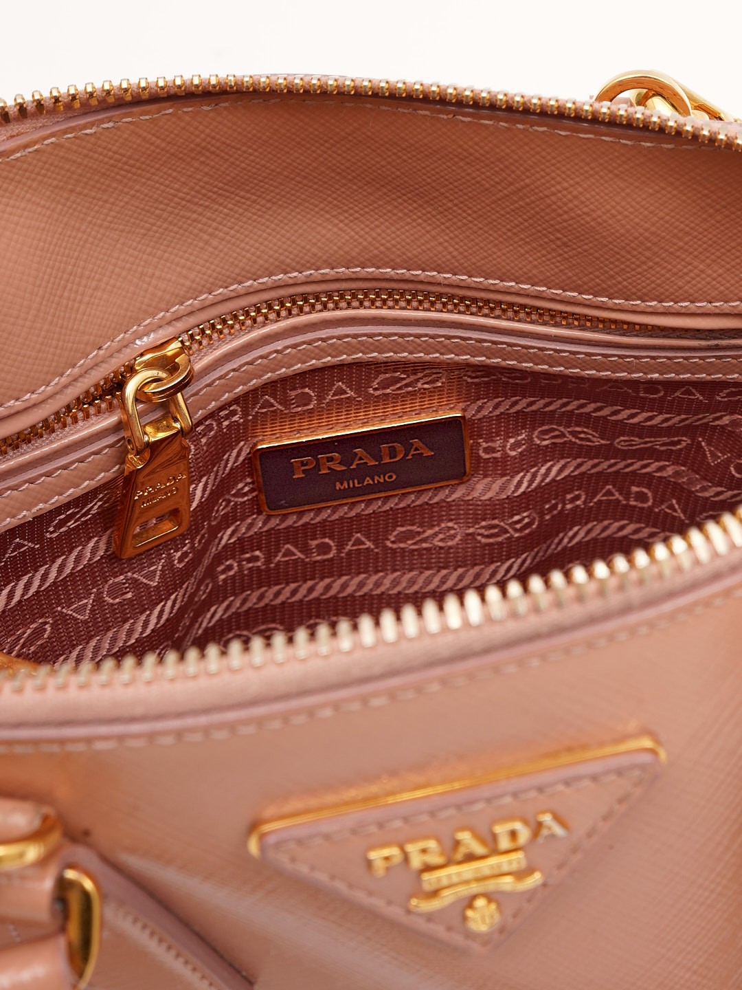 Prada Promenade 10