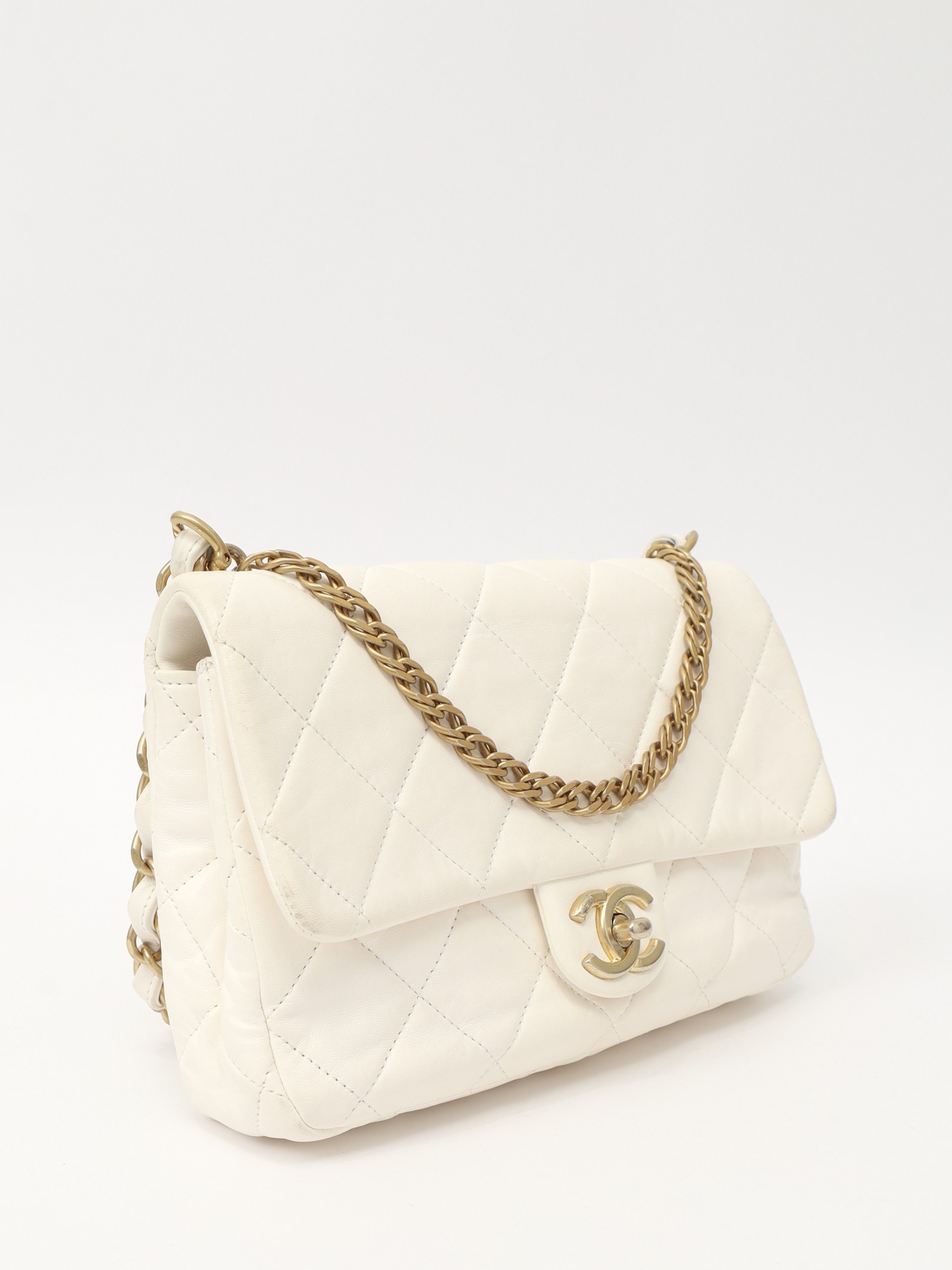 Chanel Timeless Classic 2