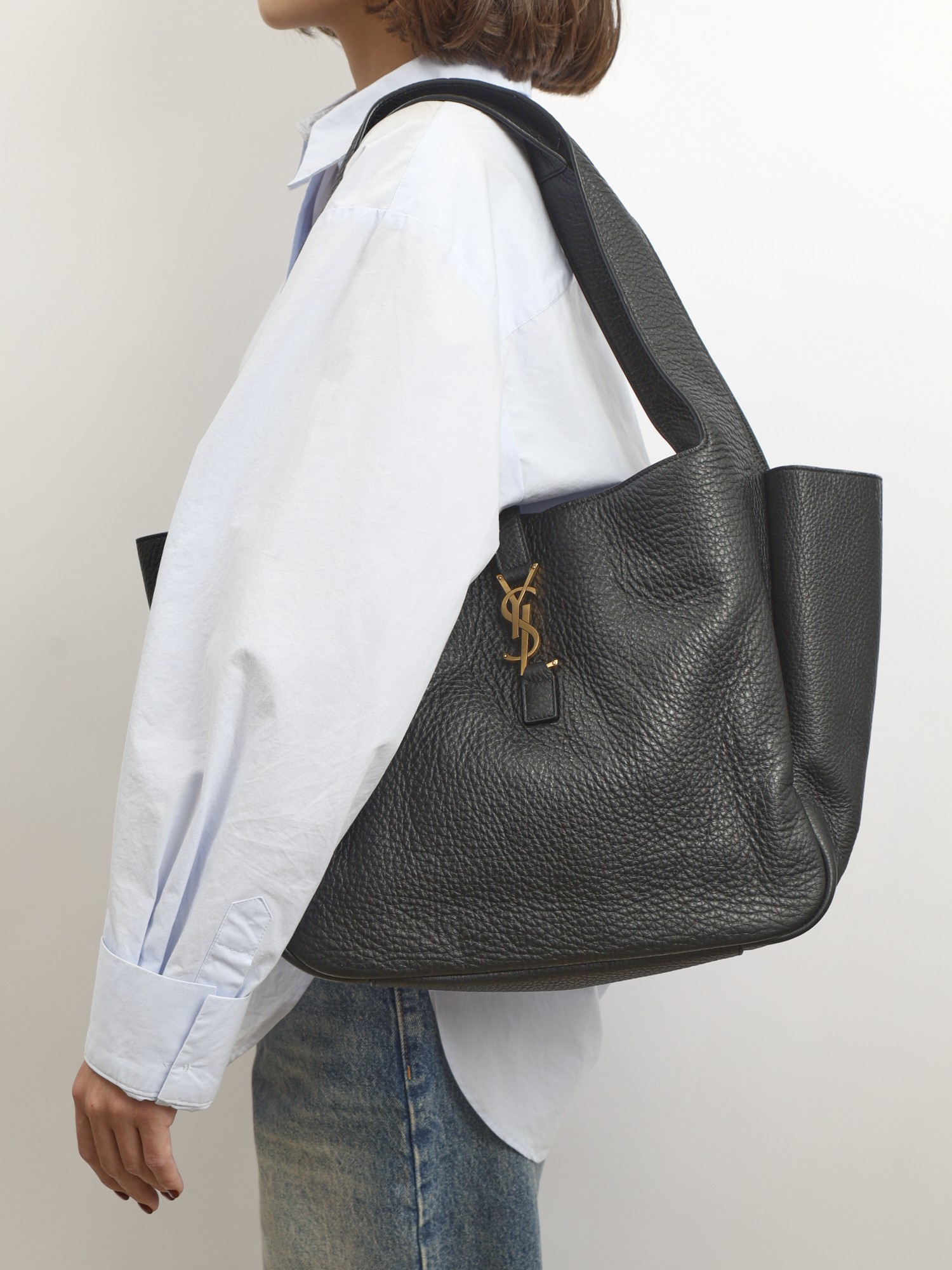 Saint Laurent Le 5 A 7 Bea  1