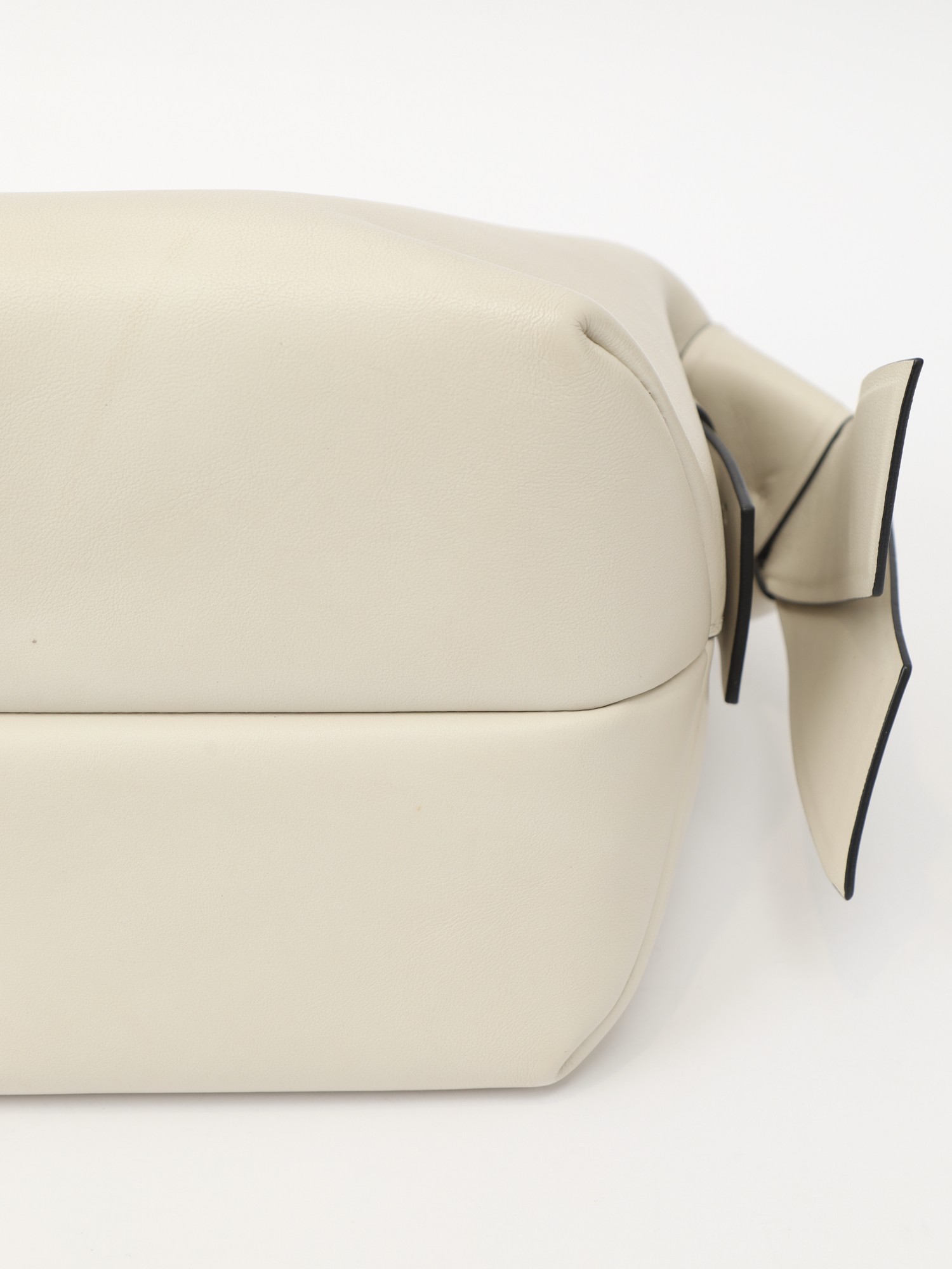 Acne Studios Musubi 9