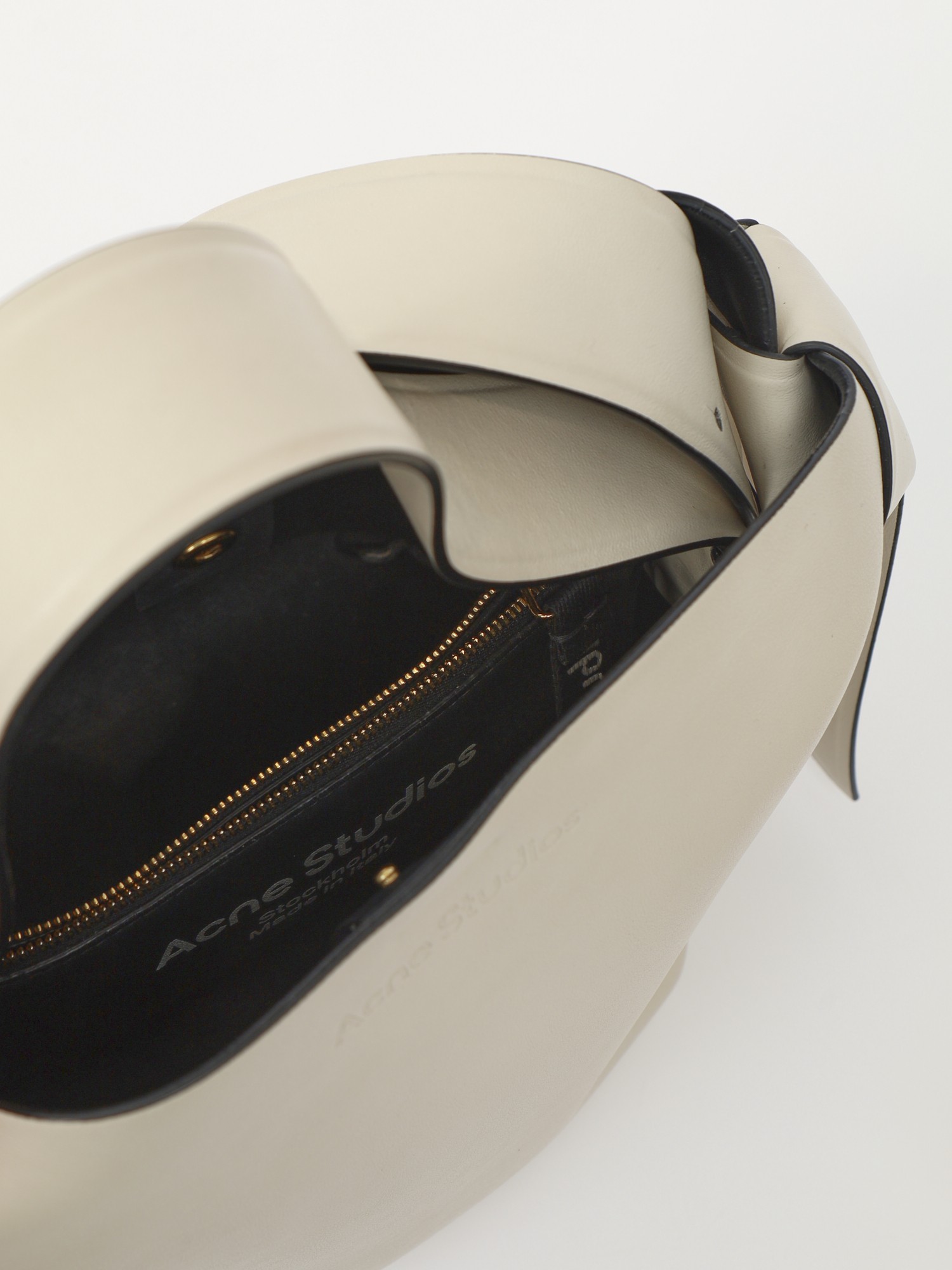 Acne Studios Musubi 10