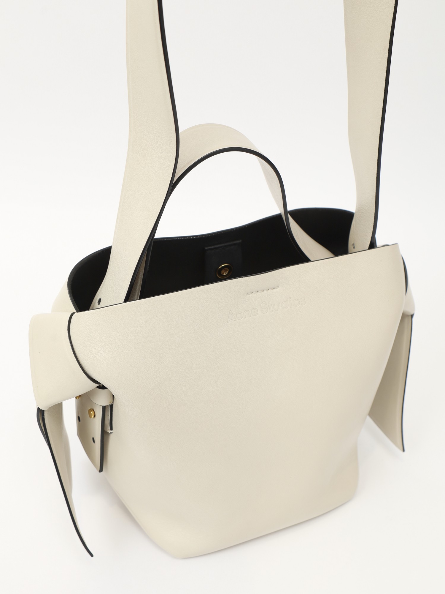 Acne Studios Musubi 4
