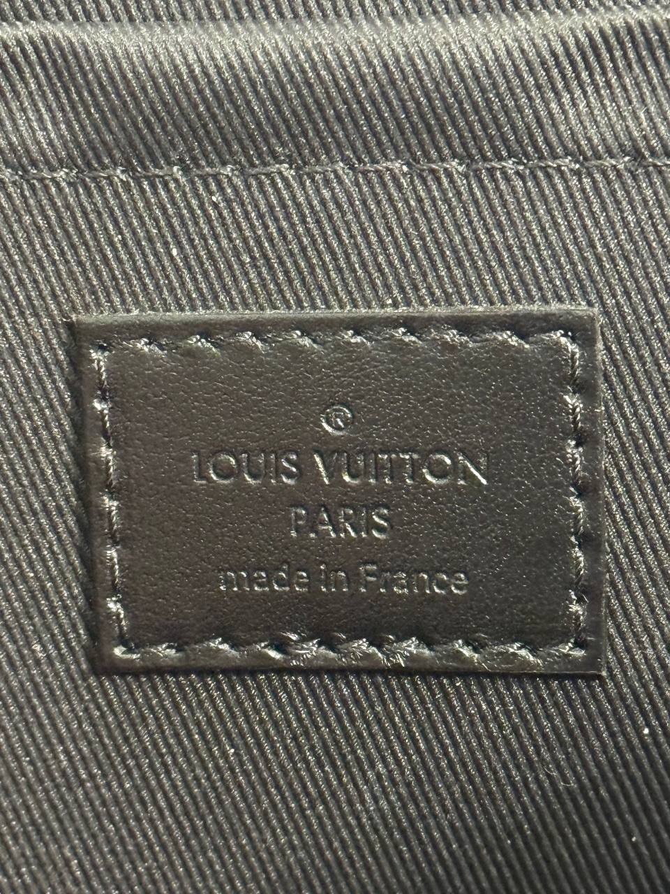 Louis Vuitton Pochette Voyage 9