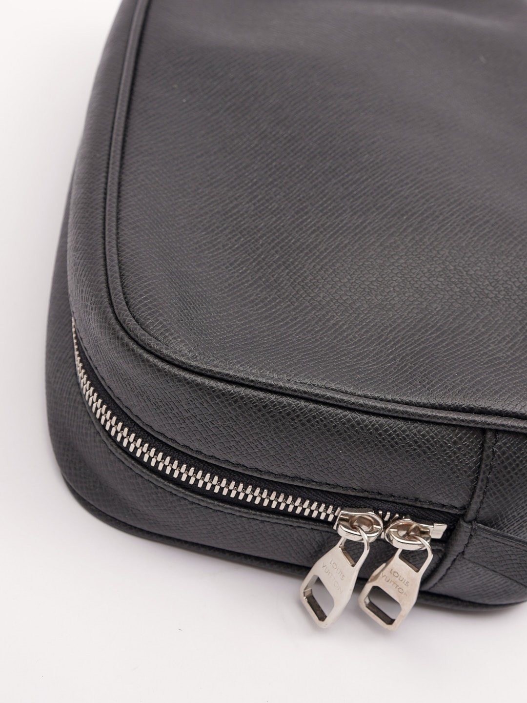 Louis Vuitton Case 6