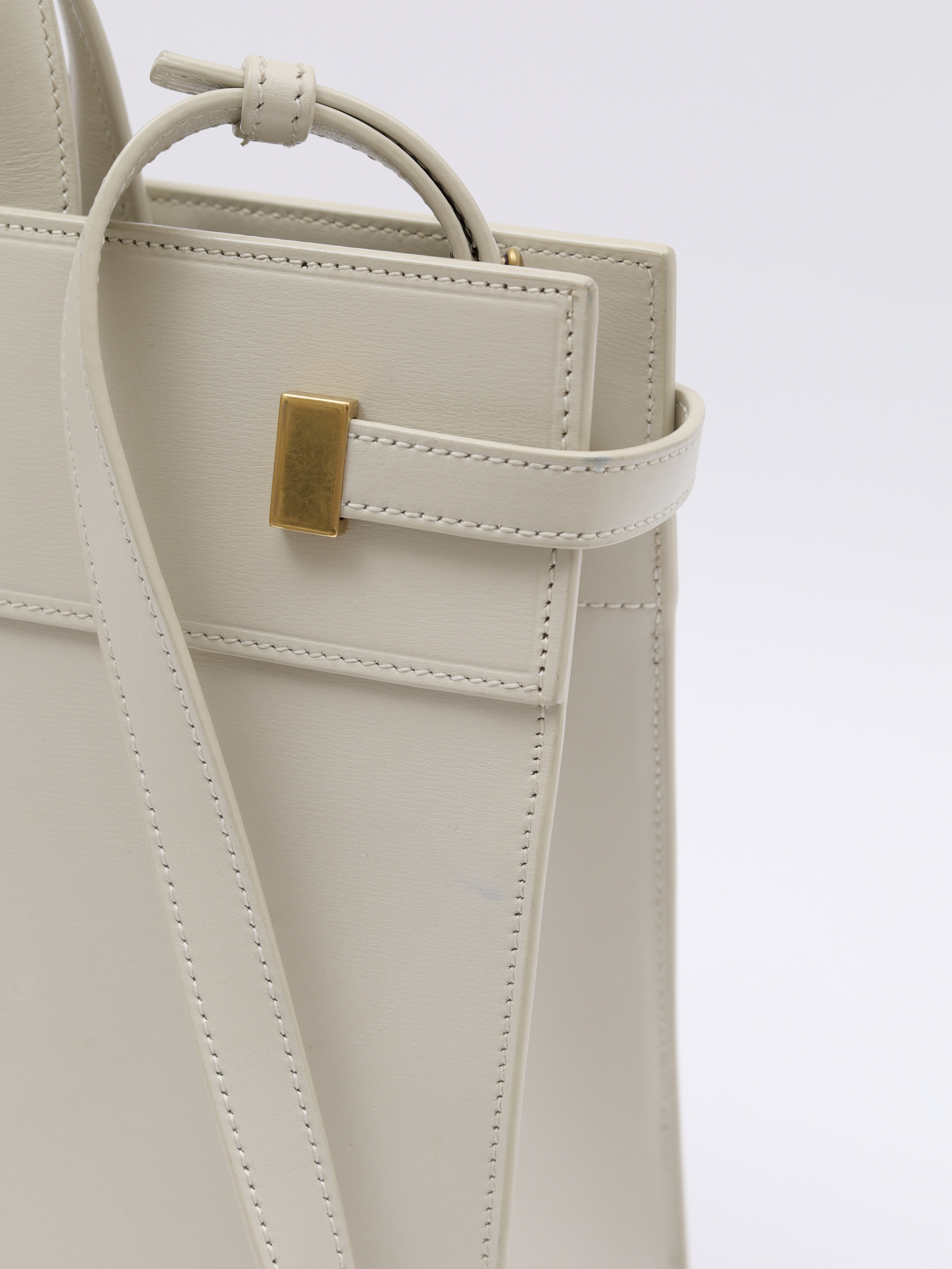 Saint Laurent Manhattan  6