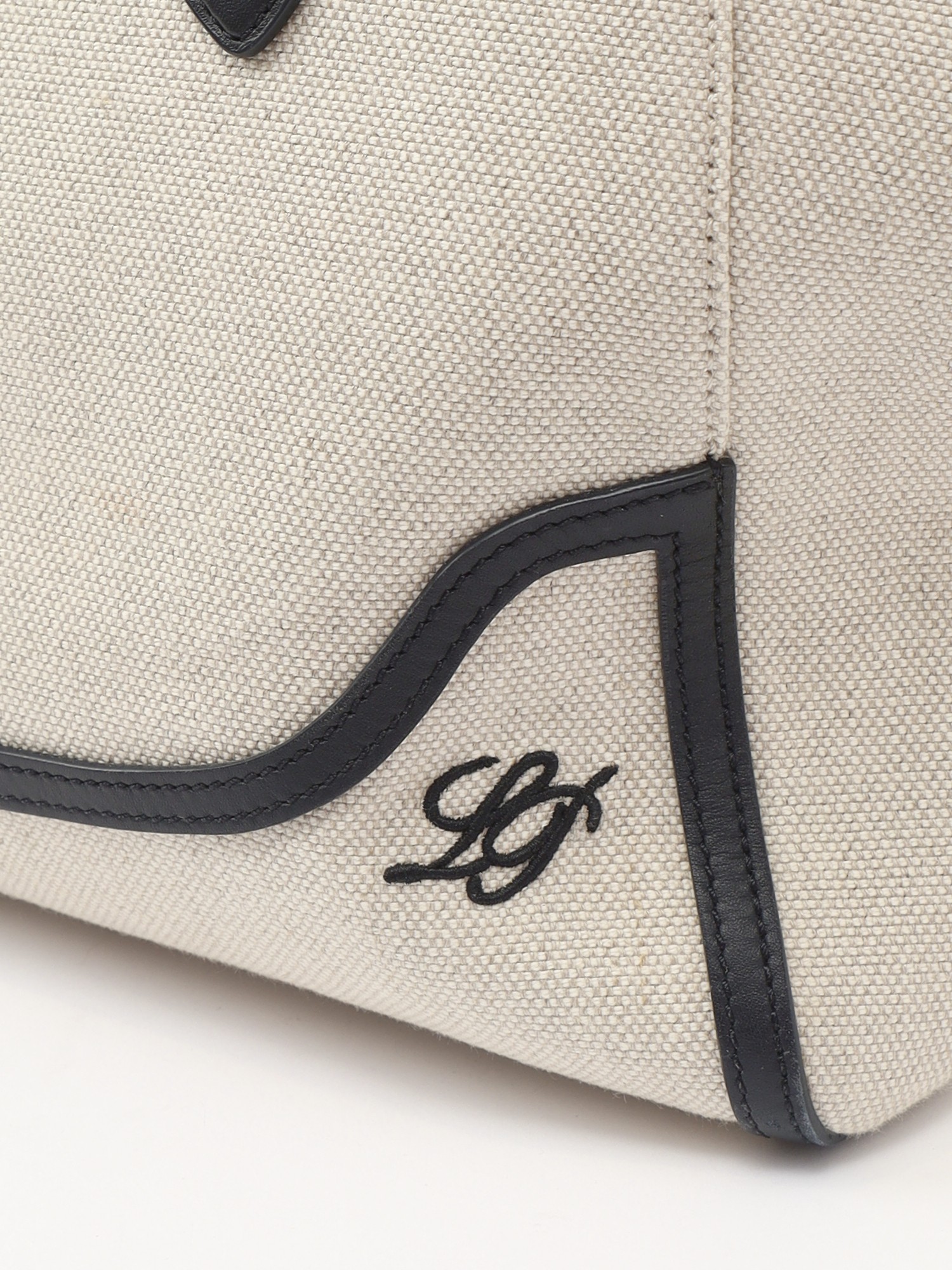 Loro Piana Happy Day 7