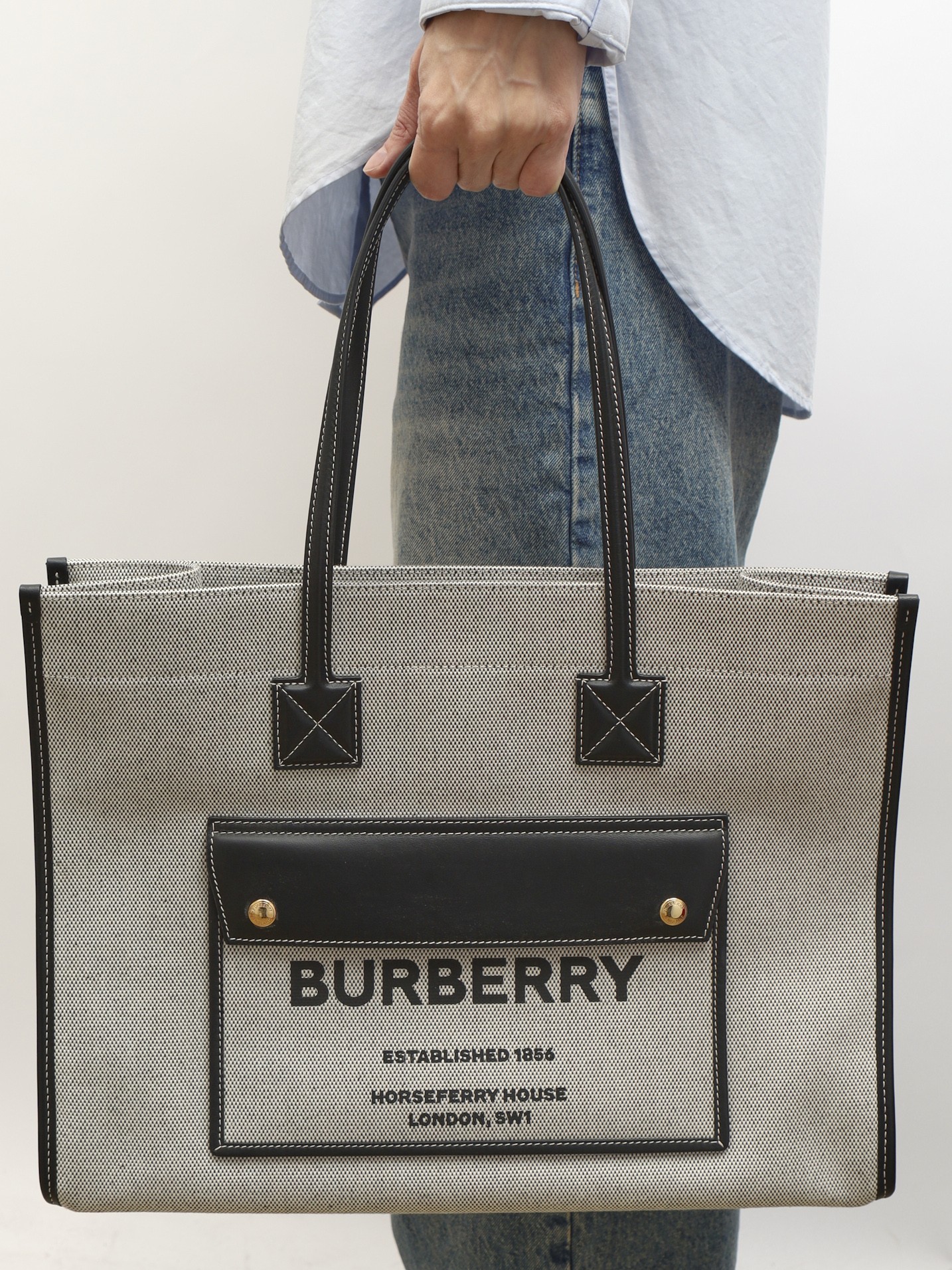 Burberry Freya 1