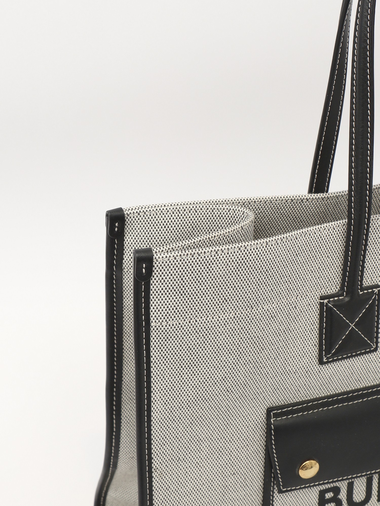 Burberry Freya 5