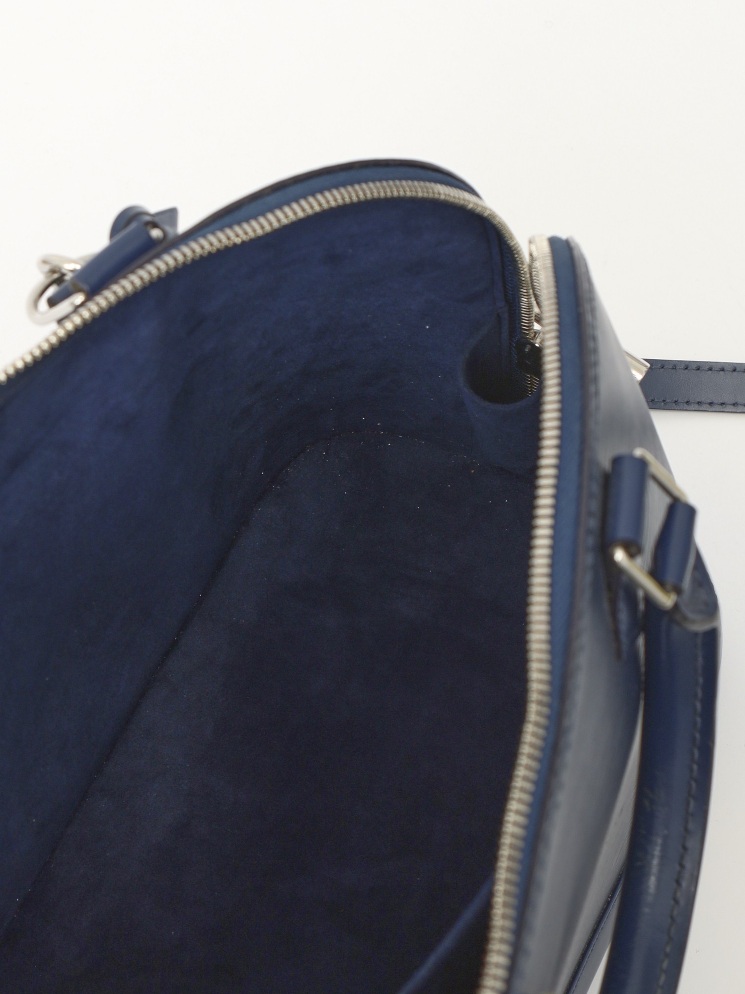Louis Vuitton Alma 11