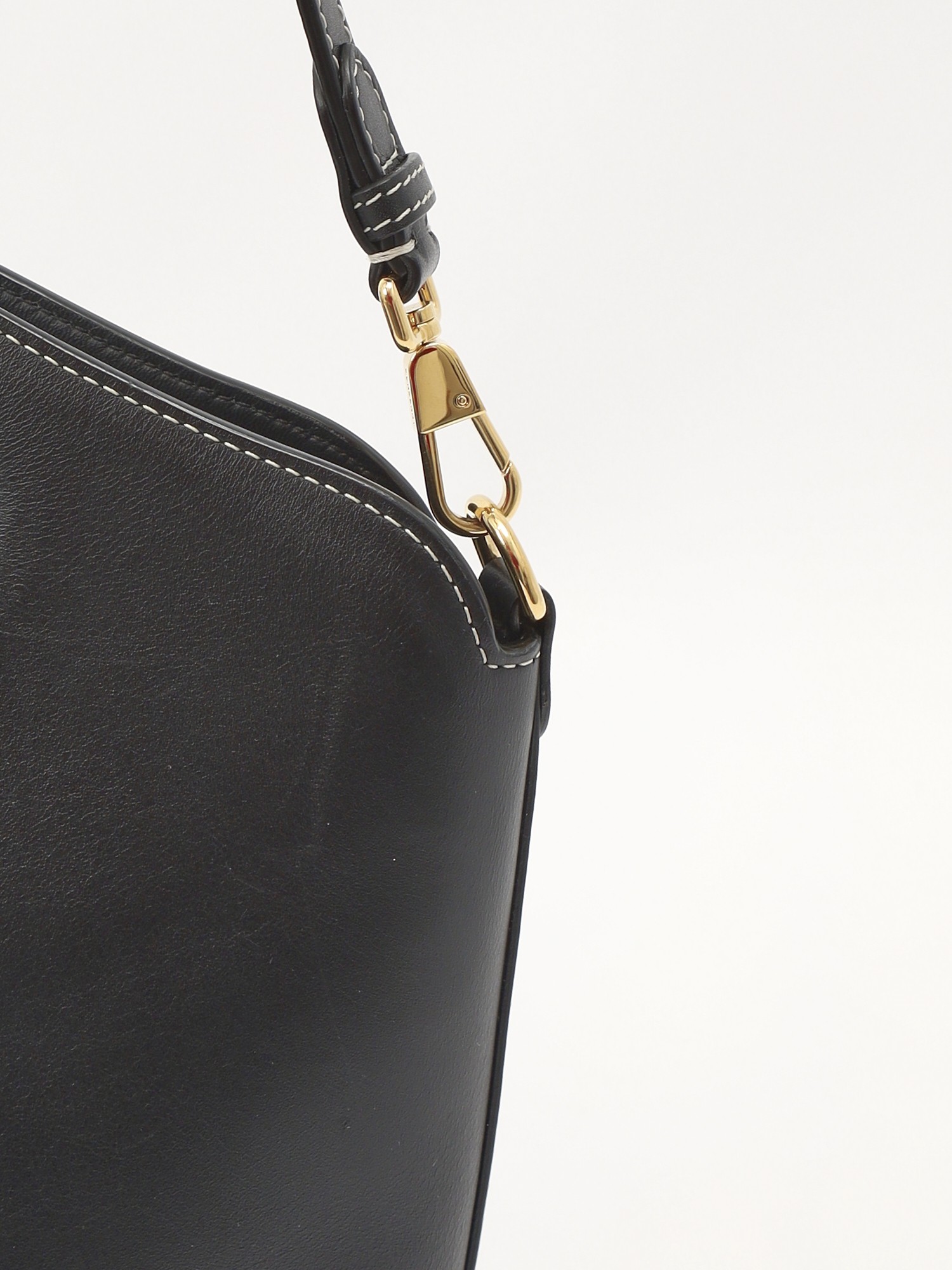 Burberry Bucket 6