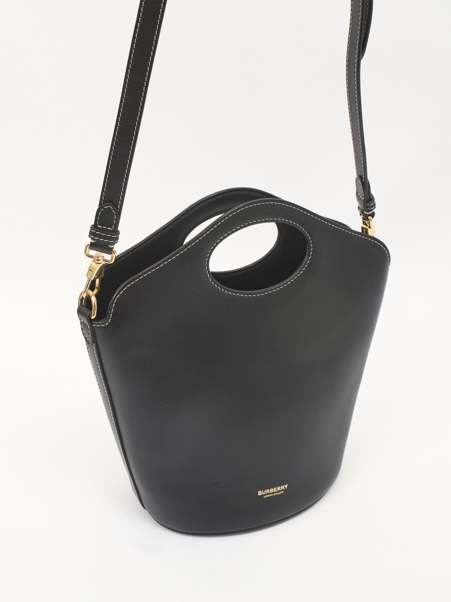 Burberry Bucket 4