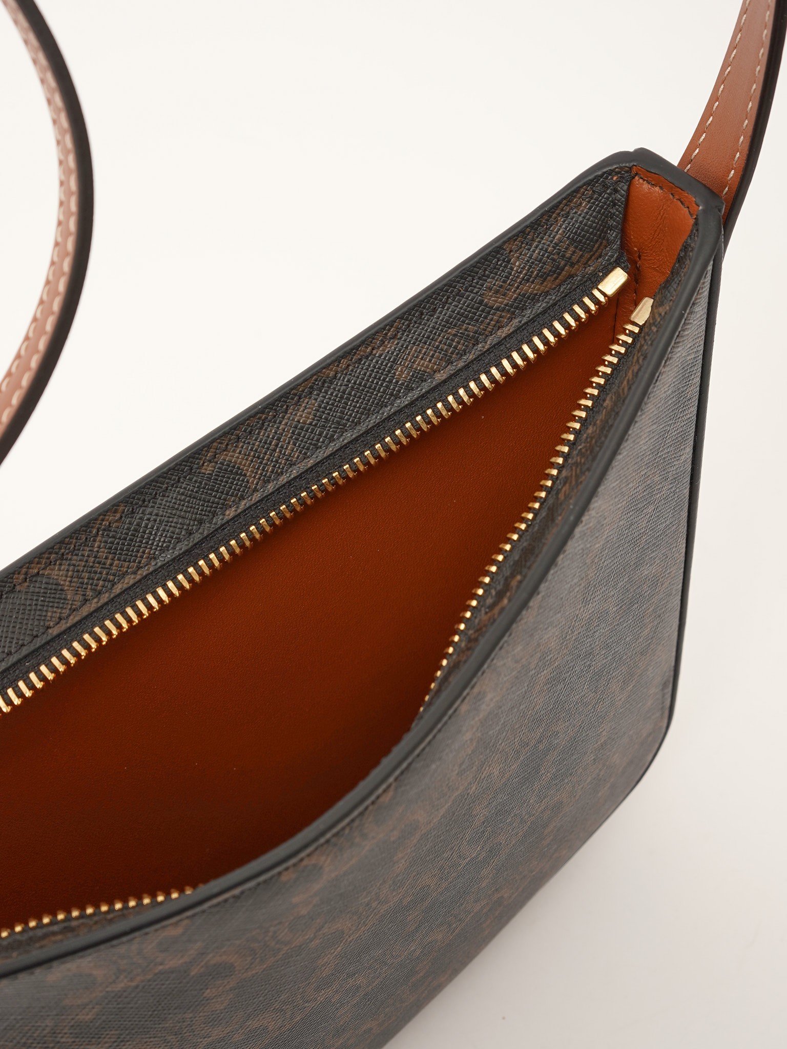 Celine Croque 8