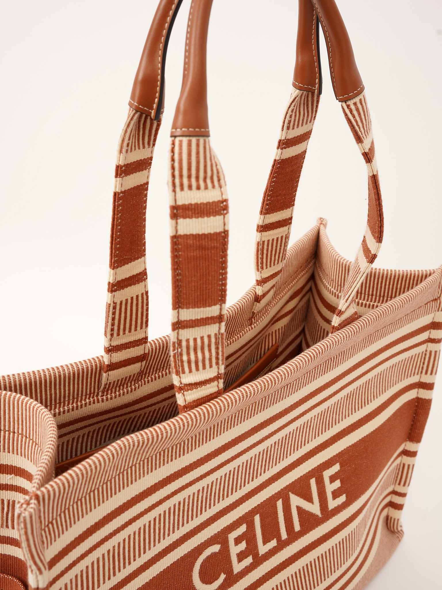 Celine Thais 4