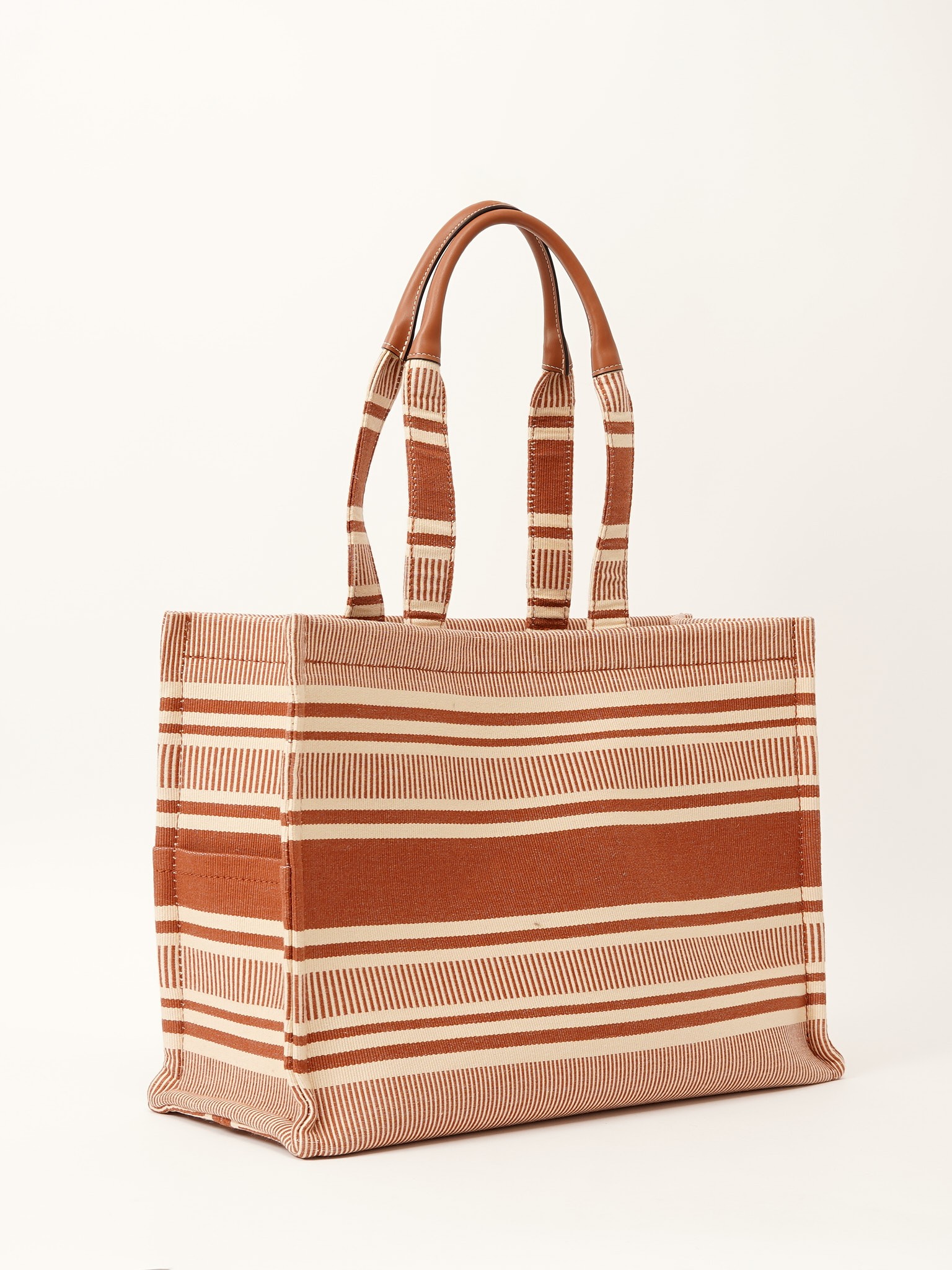 Celine Thais 3