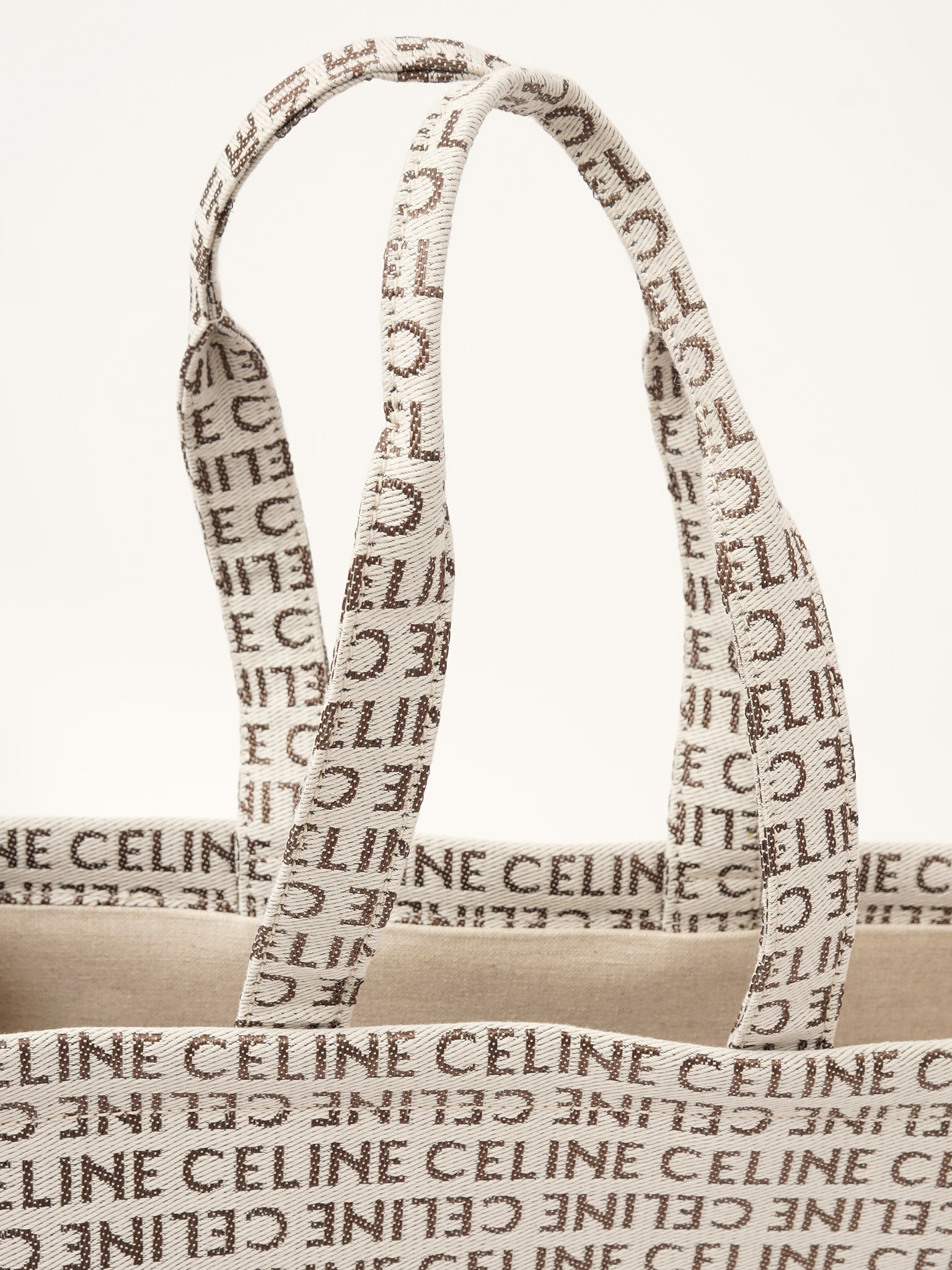 Celine Thais 4